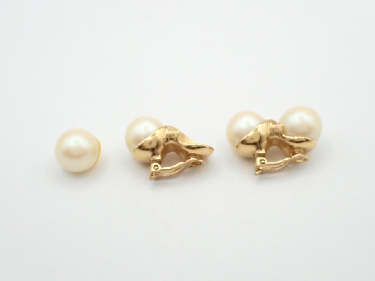 earrings, pearl, gold — view 3
