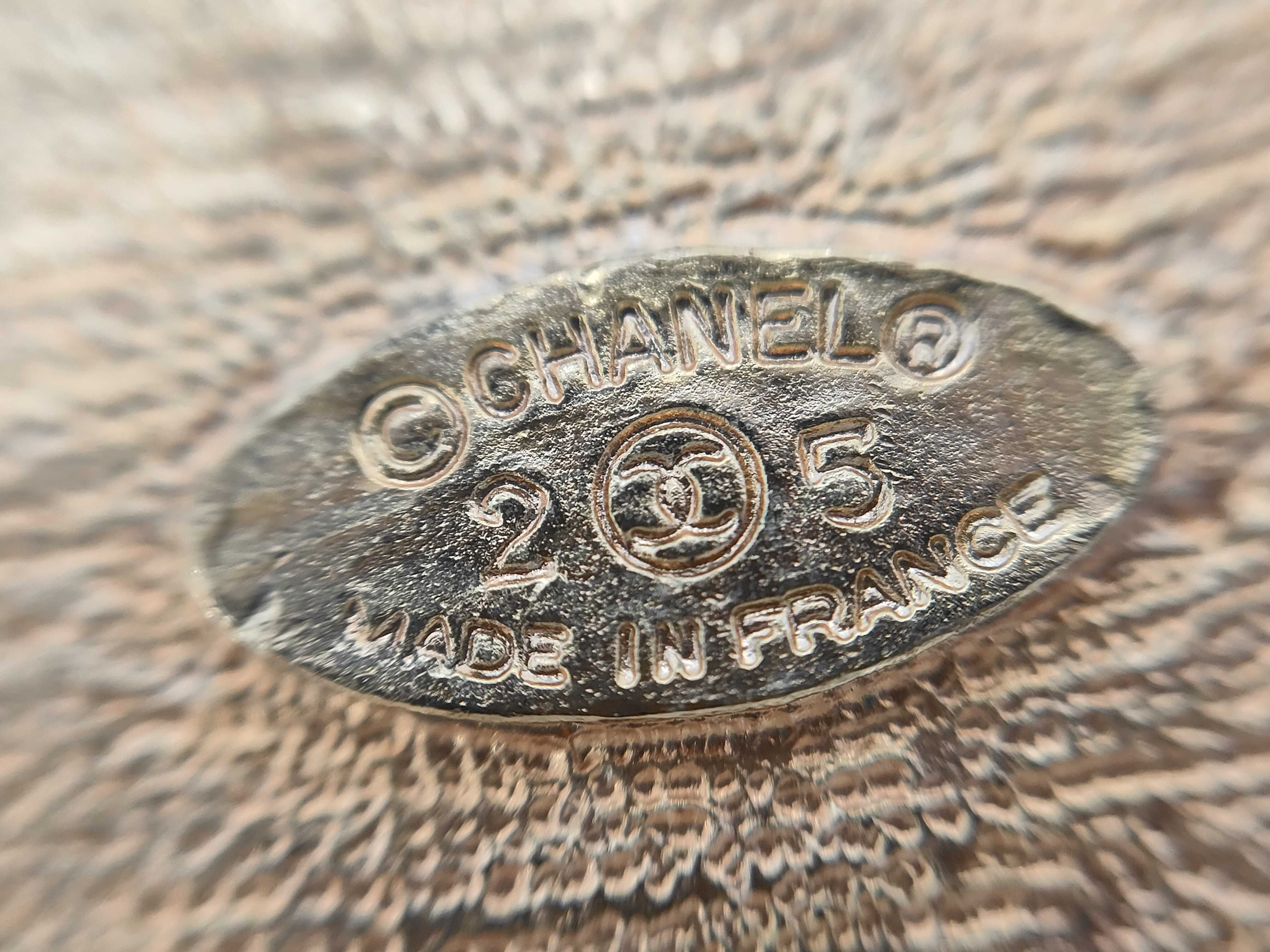 brooch — view 4