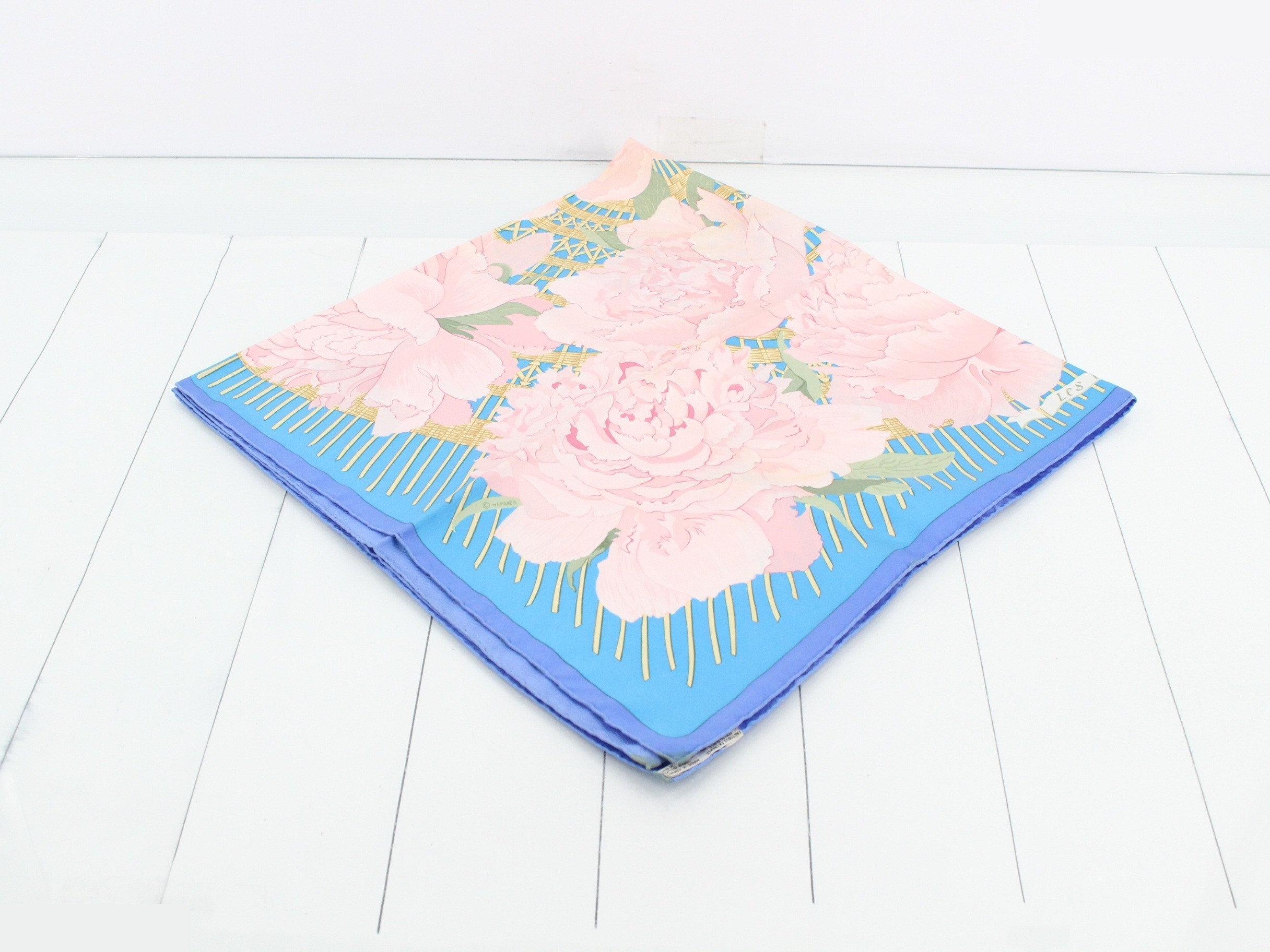 Carré 90 Les Pivoines Silk Scarf — view 2