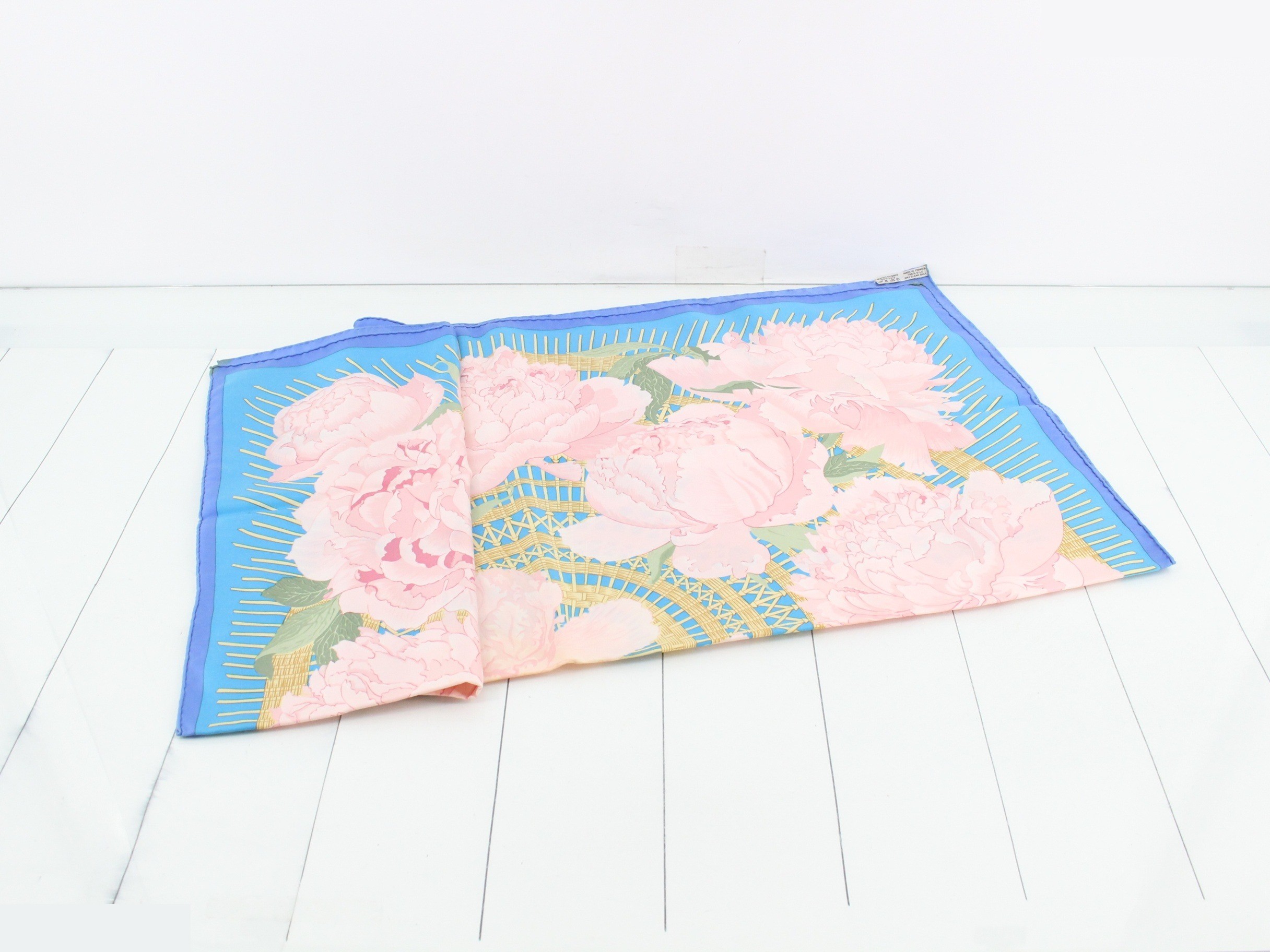 Carré 90 Les Pivoines Silk Scarf — view 3