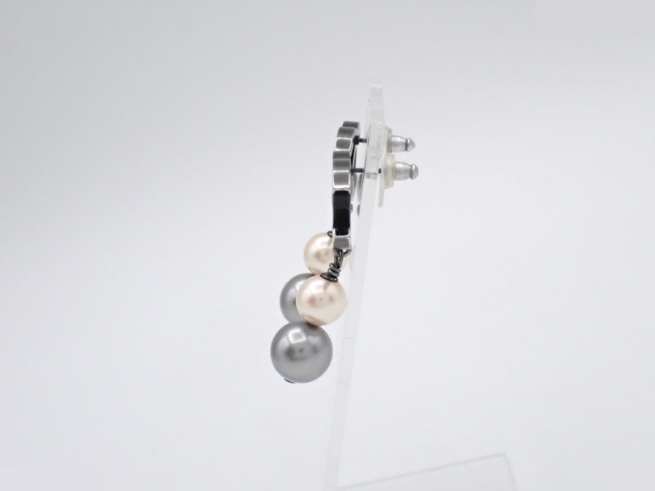 B14B earrings — view 3