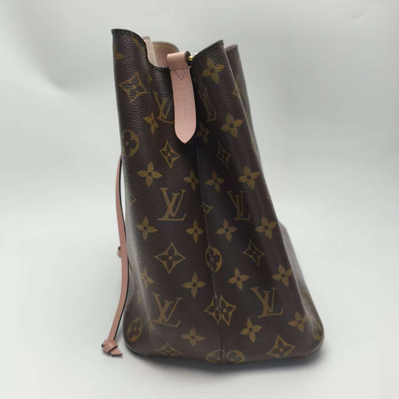 【*Shipped from: China*】LOUIS VUITTON NeoNoe PU Shoulder Bag — view 5