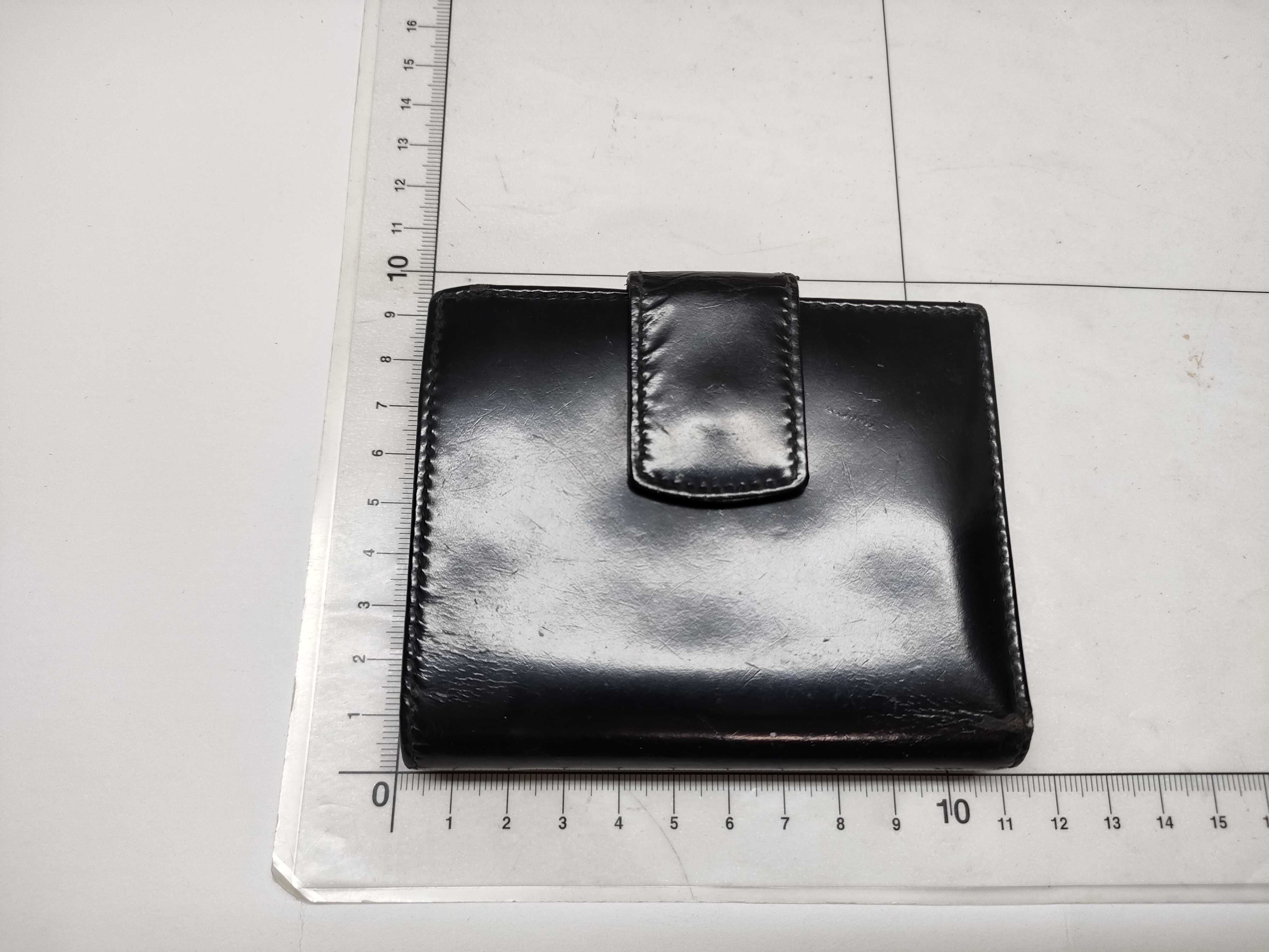 035 2067 Wallet — view 2