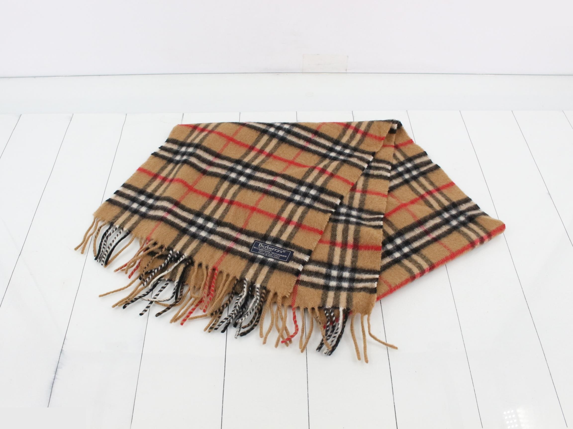 Other lines: Small items, accessories, and scarves — view 2