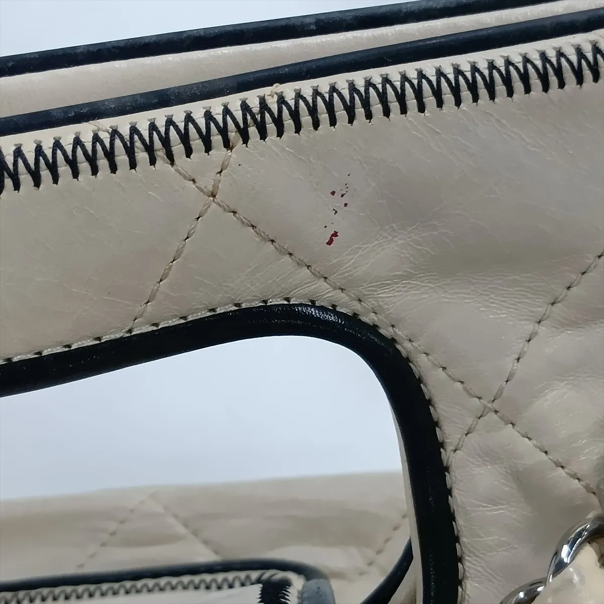 Matelassé Lambskin Chain Shoulder Bag, Size 2.55, White, Silver Hardware, Item Number 12653081, Series 12 — view 12