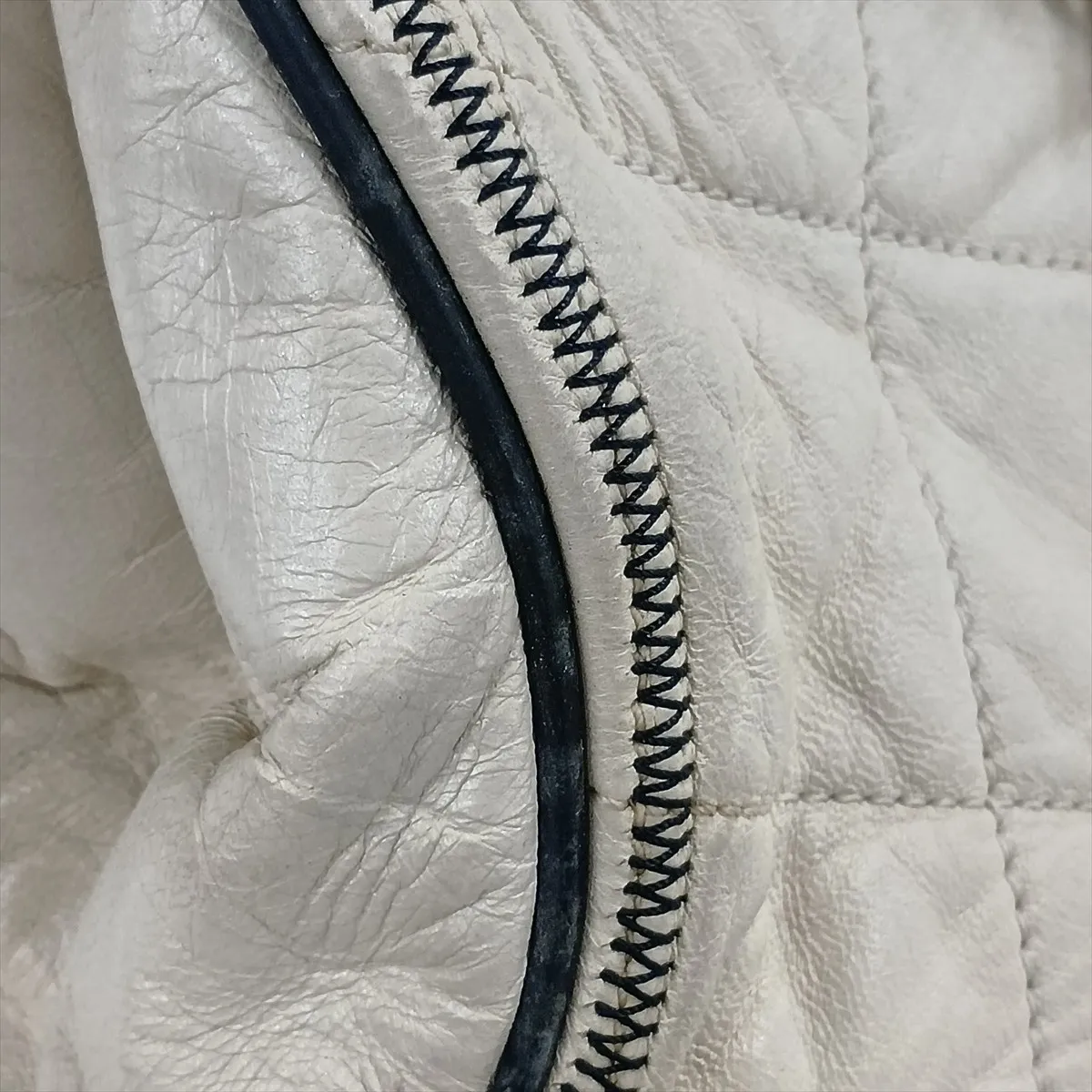 Matelassé Lambskin Chain Shoulder Bag, Size 2.55, White, Silver Hardware, Item Number 12653081, Series 12 — view 13