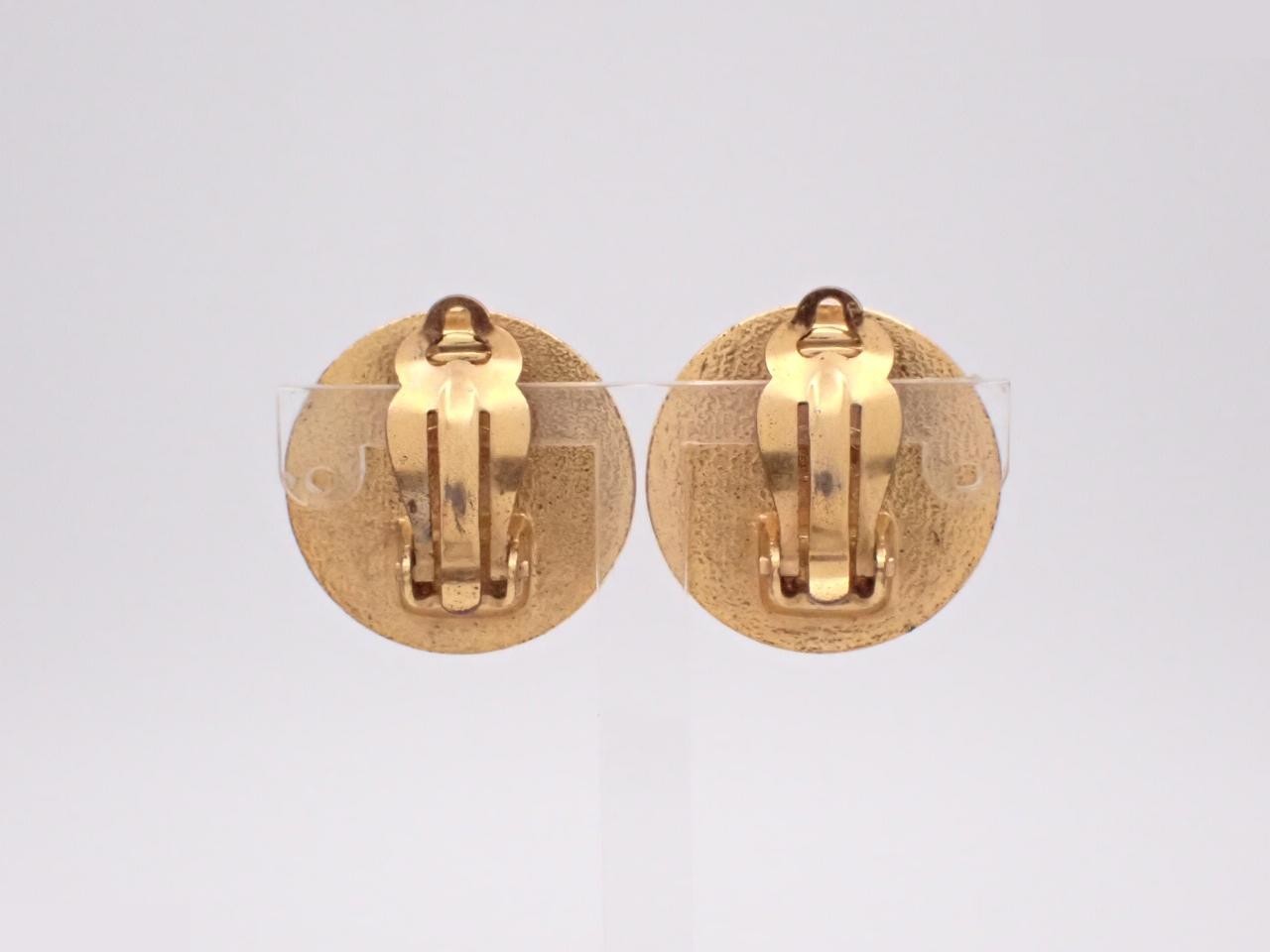 Round Coco Shell Earrings, 96P, Black, White, Gold Hardware — view 2