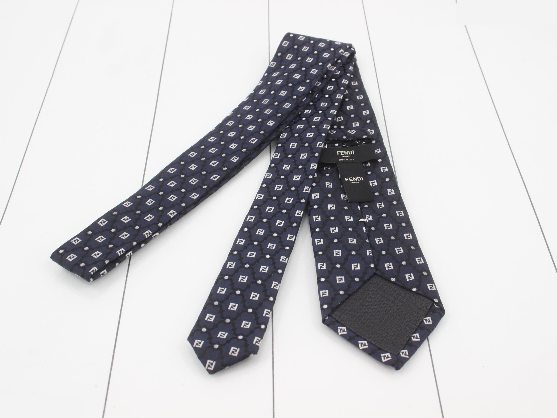 tie, with box. — view 2