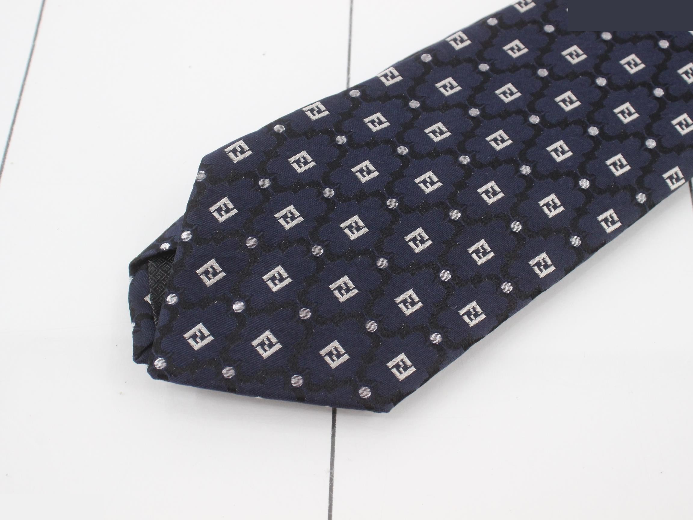 tie, with box. — view 3