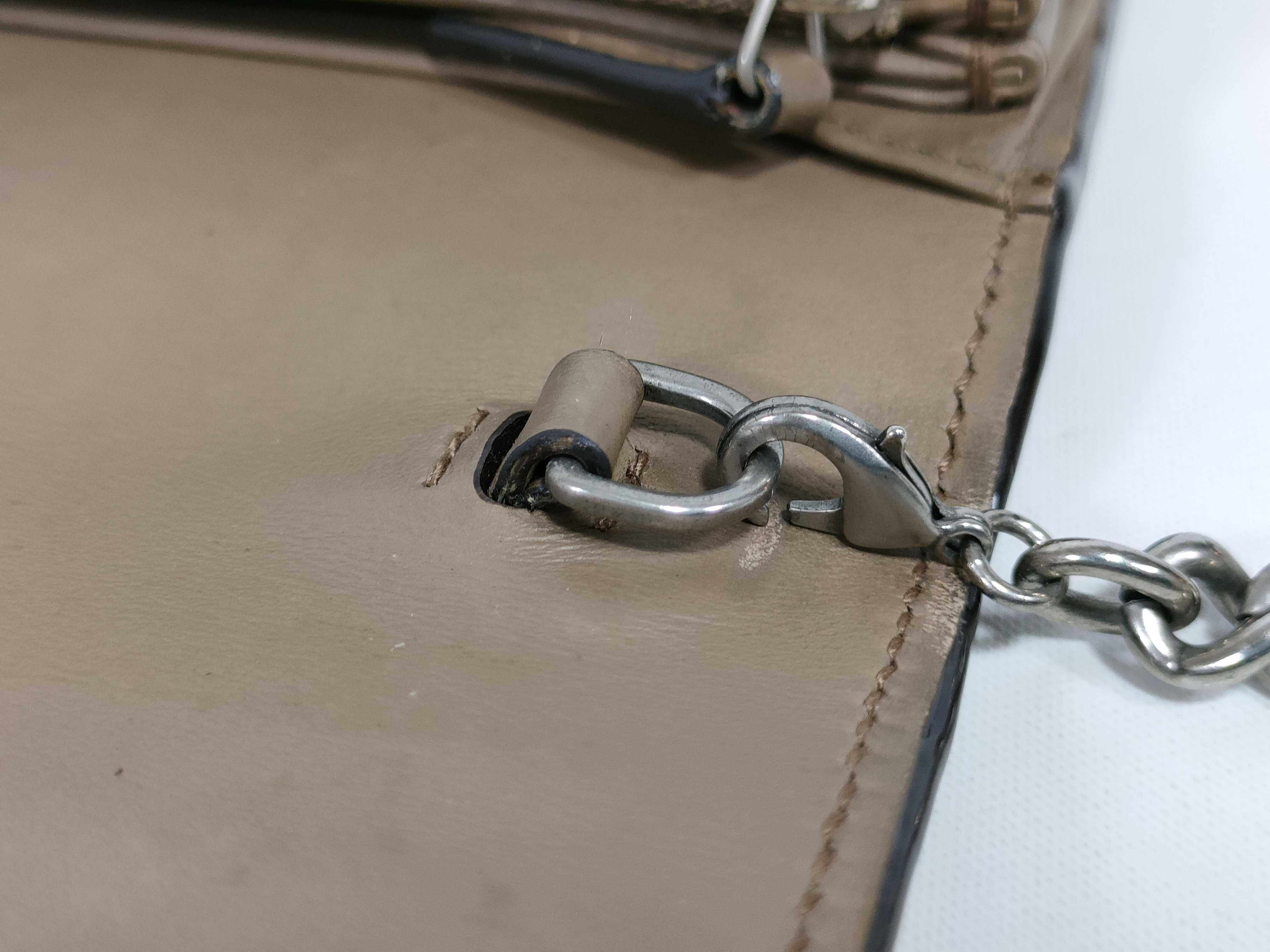 GG Supreme Chain Shoulder Bag — view 5