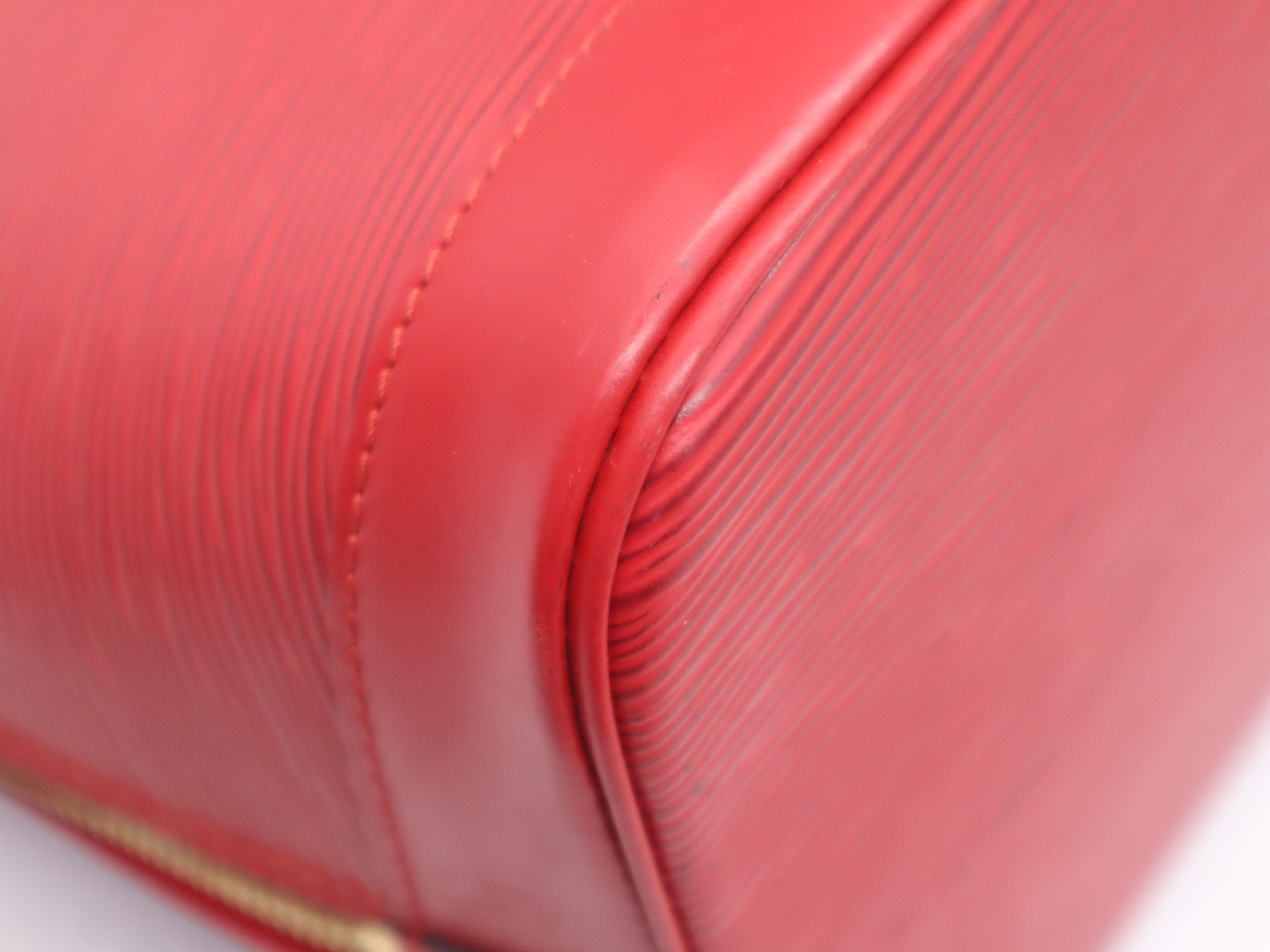 M52147 Epi Alma Castilian Red Handbag — view 10