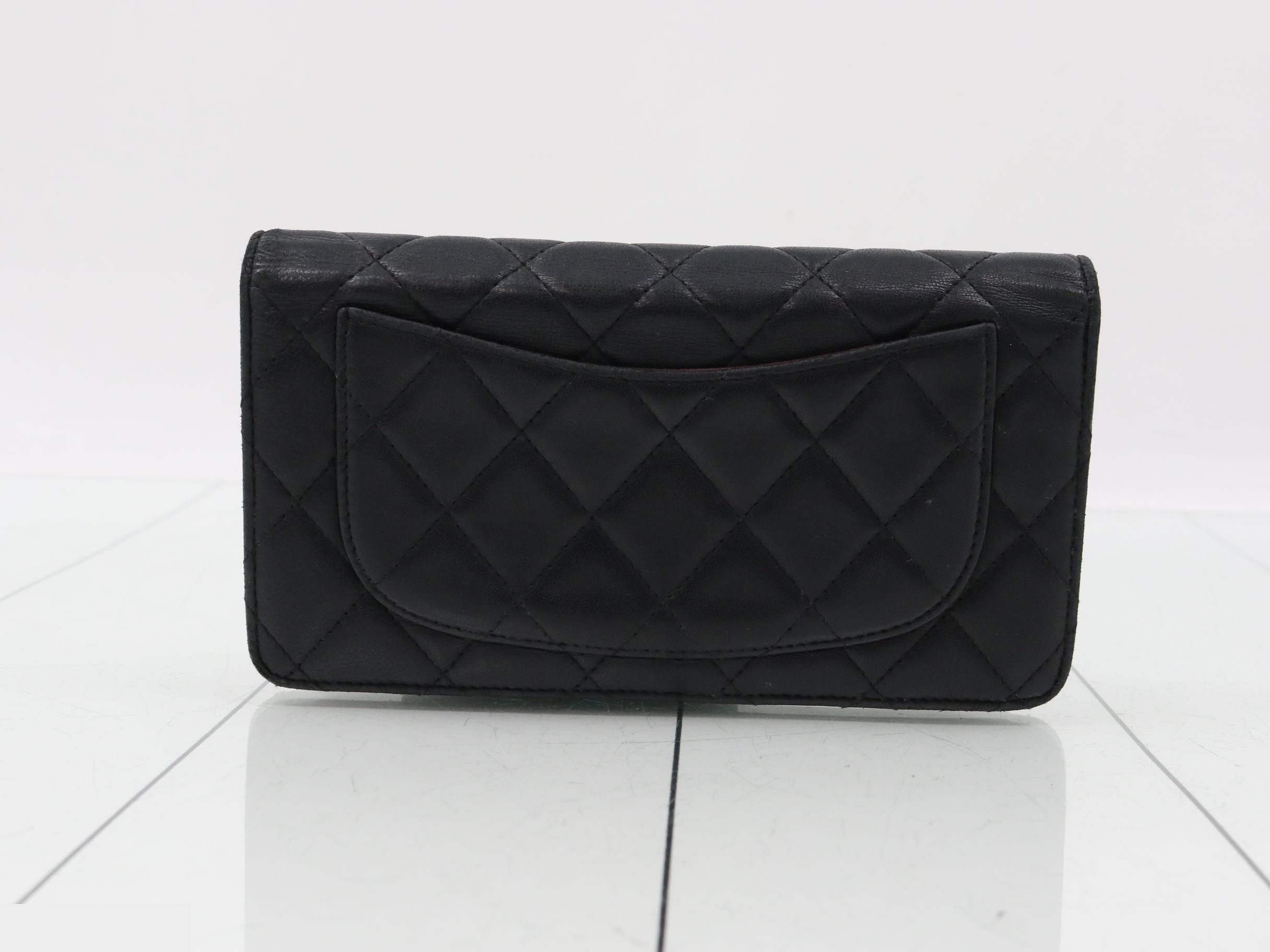 Matelassé (bags) and wallets — view 2