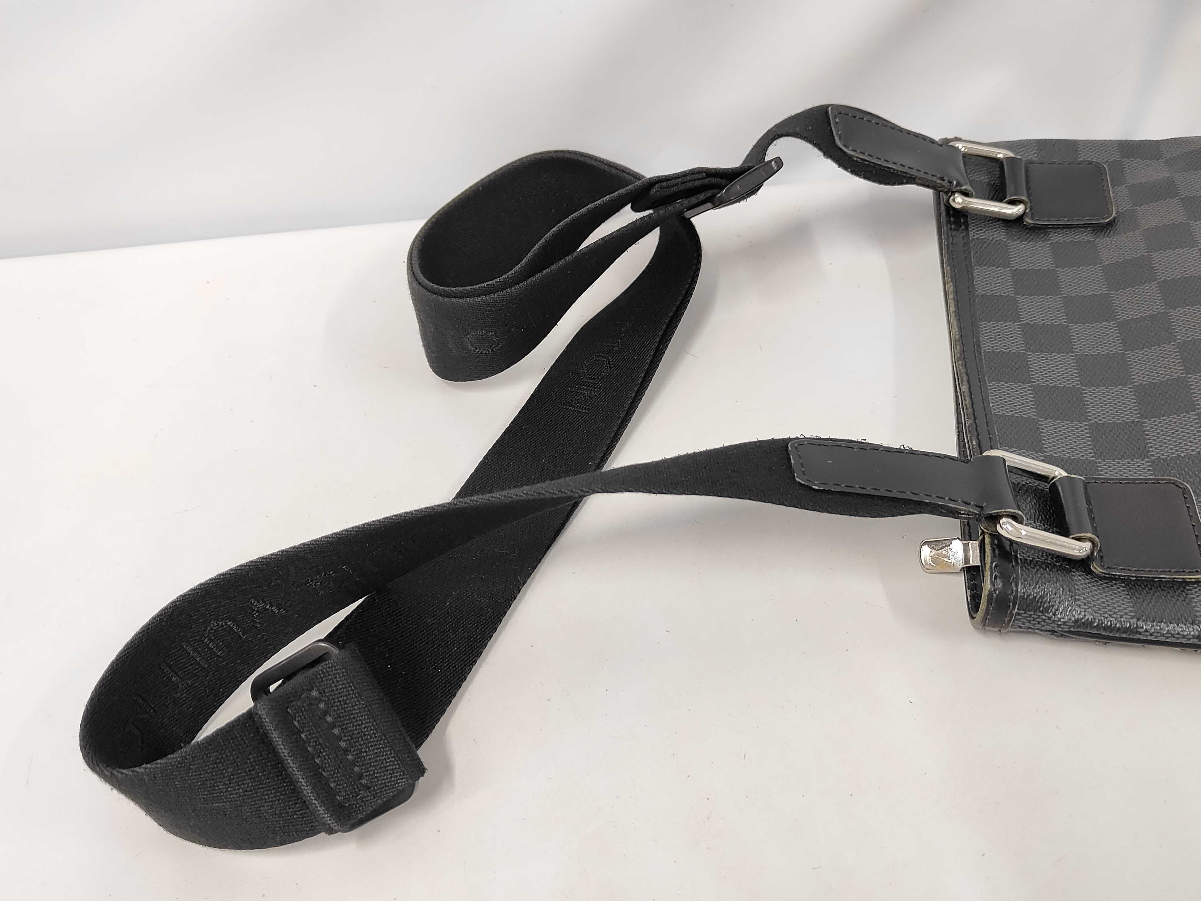 Damier Graphite Thomas N58028 VI4121 Shoulder Bag — view 5