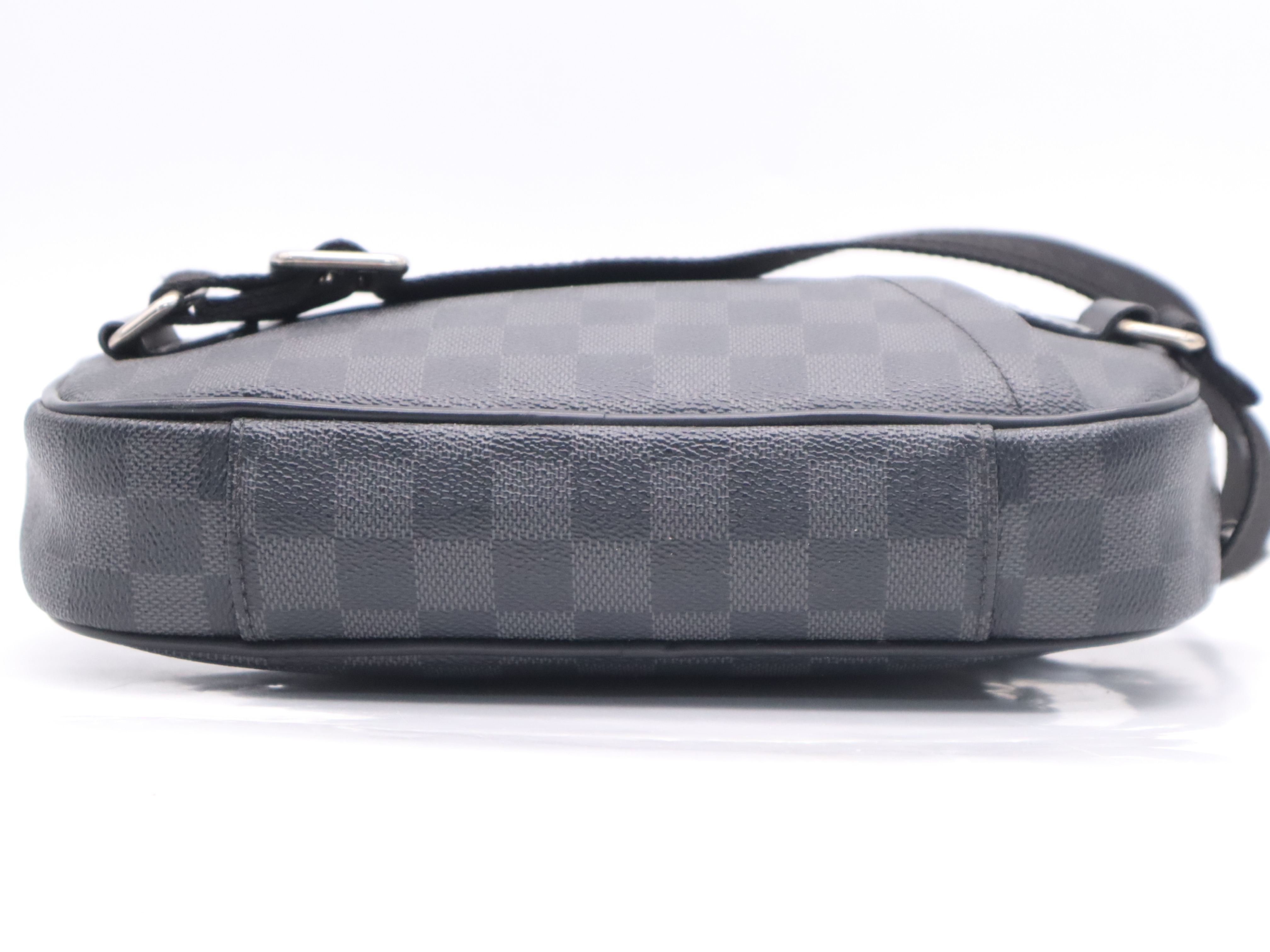 N41289 Graphite Ambrelle Shoulder Bag — view 4