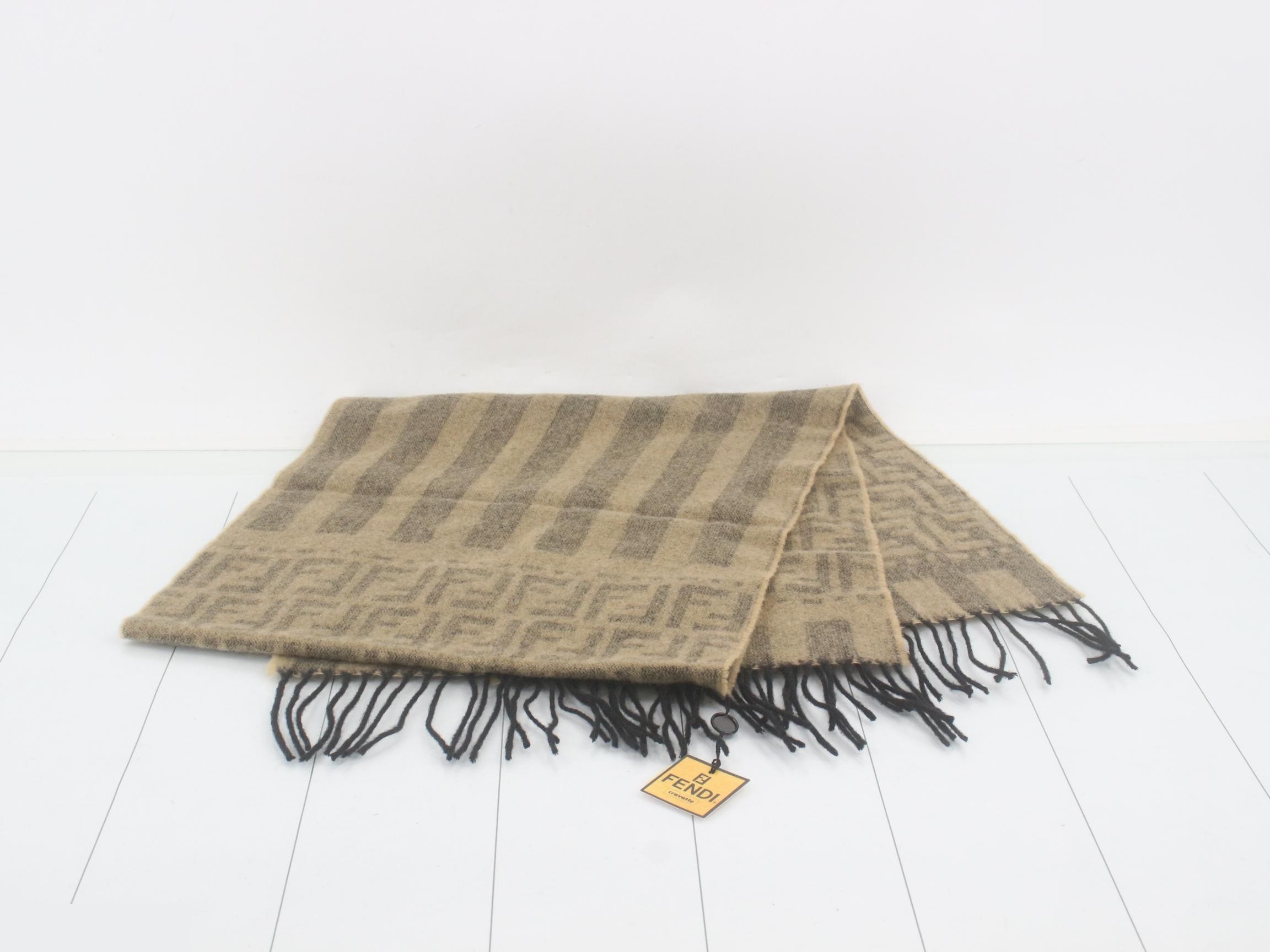 scarf with tags, beige. — view 3