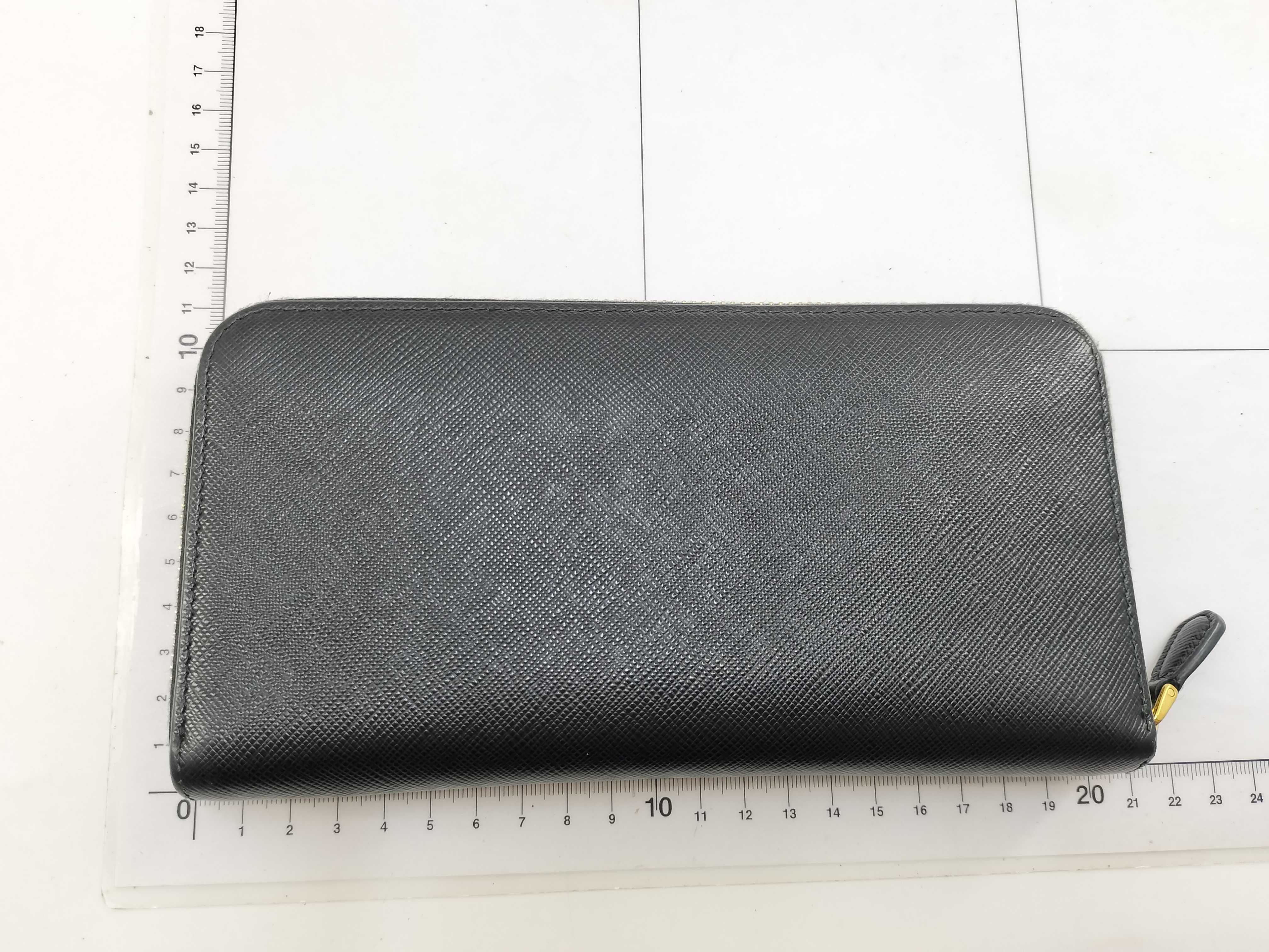 long wallet with warranty card. — view 2