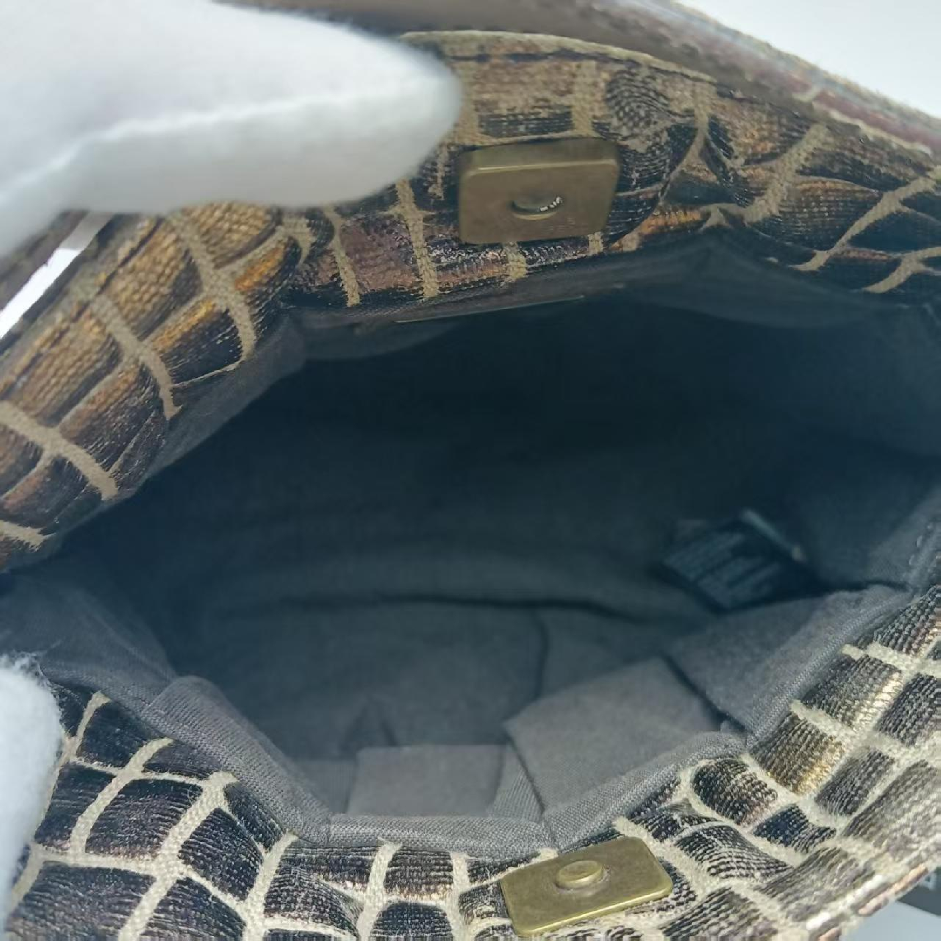 other line canvas shoulder bag — view 9