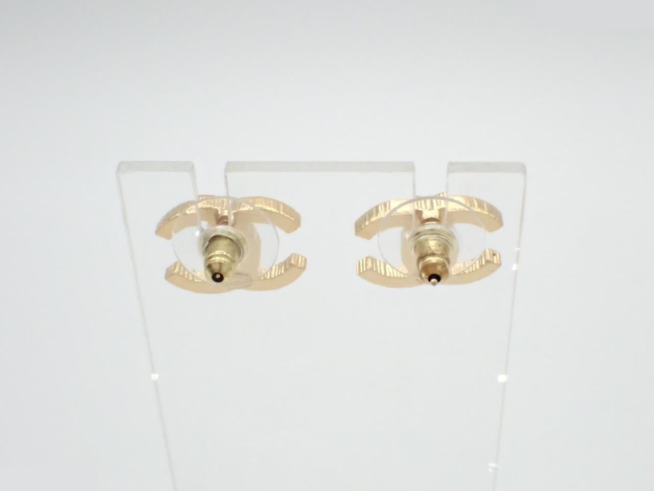 earrings, Coco Mark design, gold, F24C, width 1.7cm — view 2