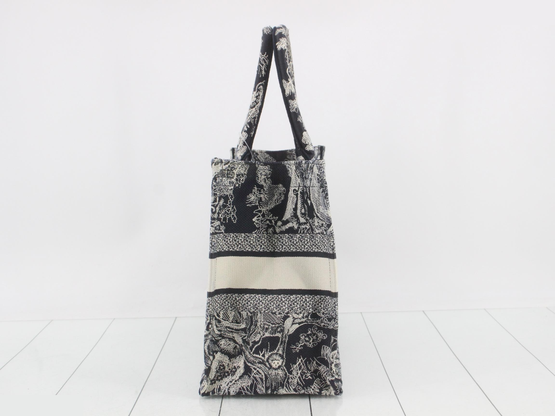 Book Tote - Medium — view 3