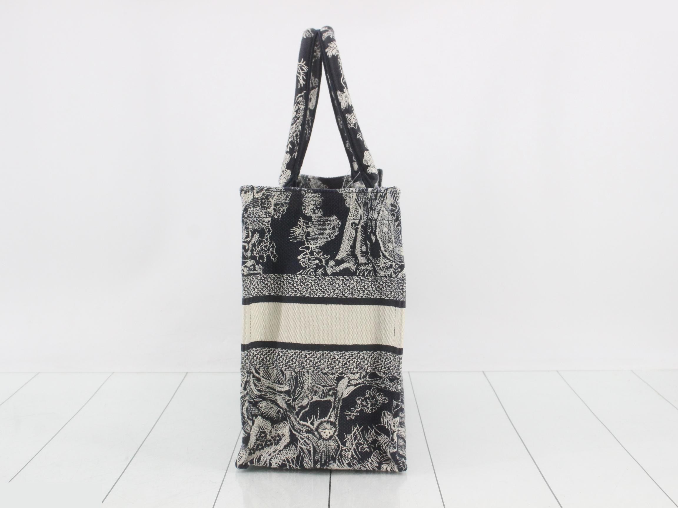 Book Tote - Medium — view 4