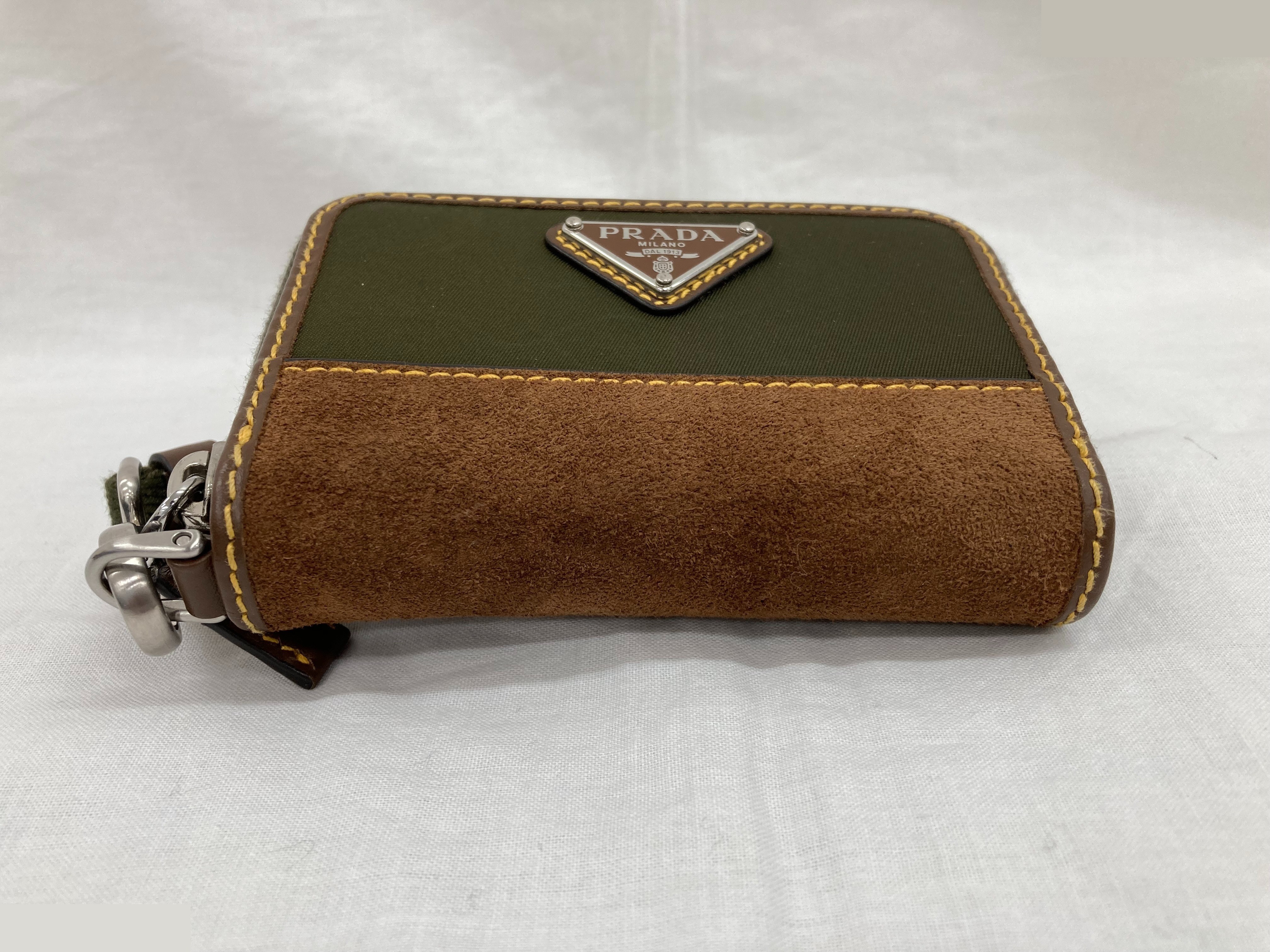 Wallet, coin case, and shoulder strap included. — view 3