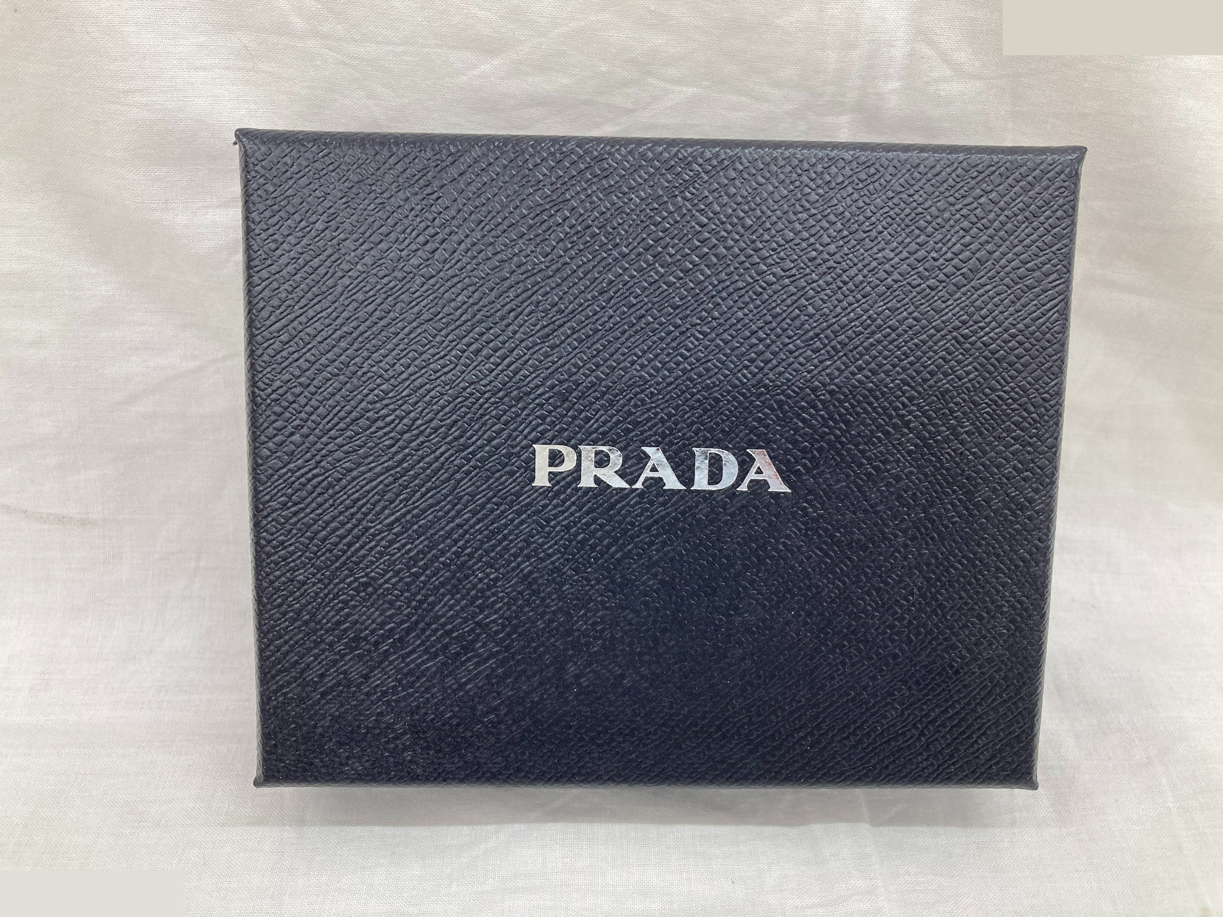 Wallet, coin case, and shoulder strap included. — view 6