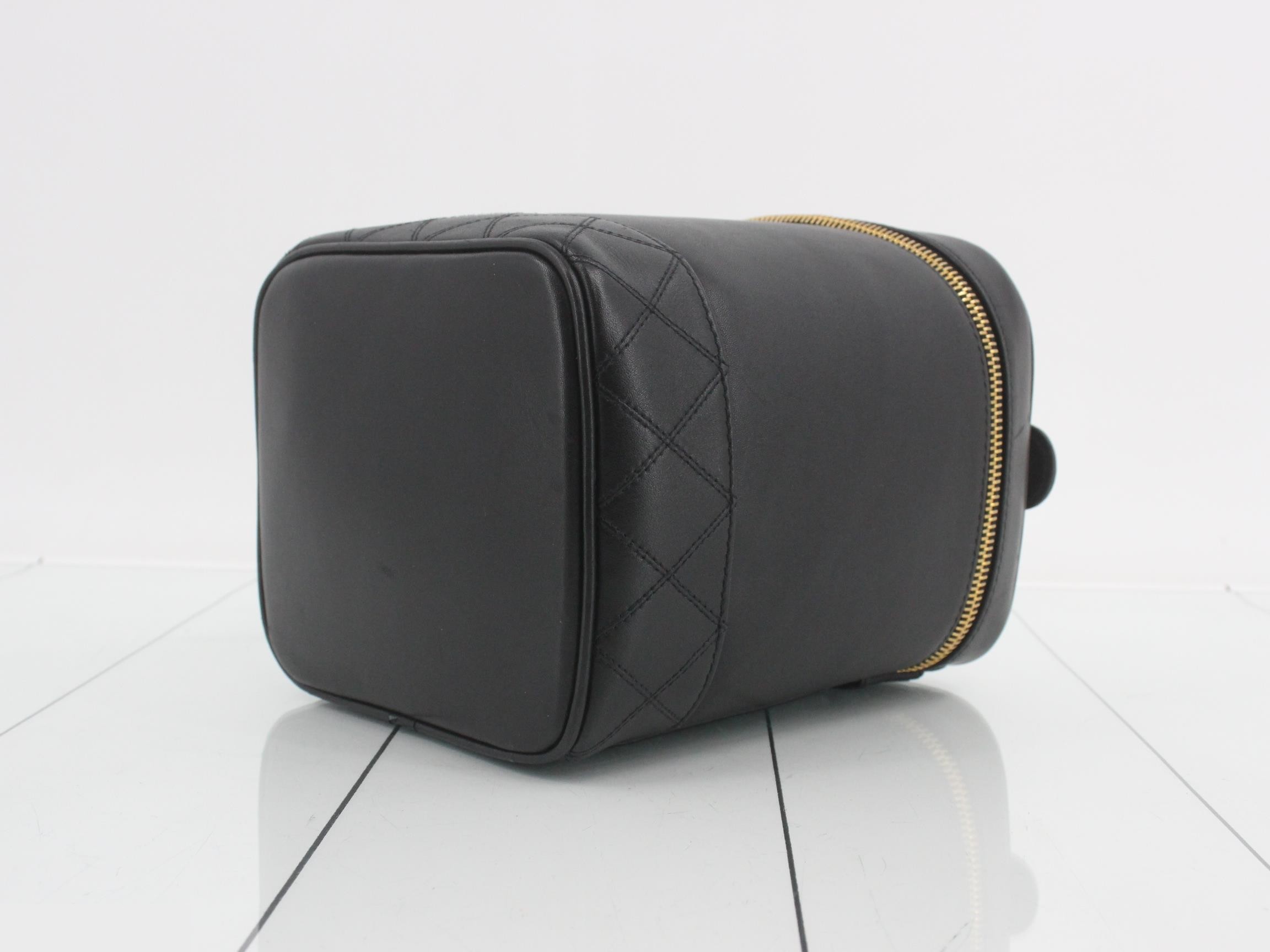Matelassé Vanity — view 6