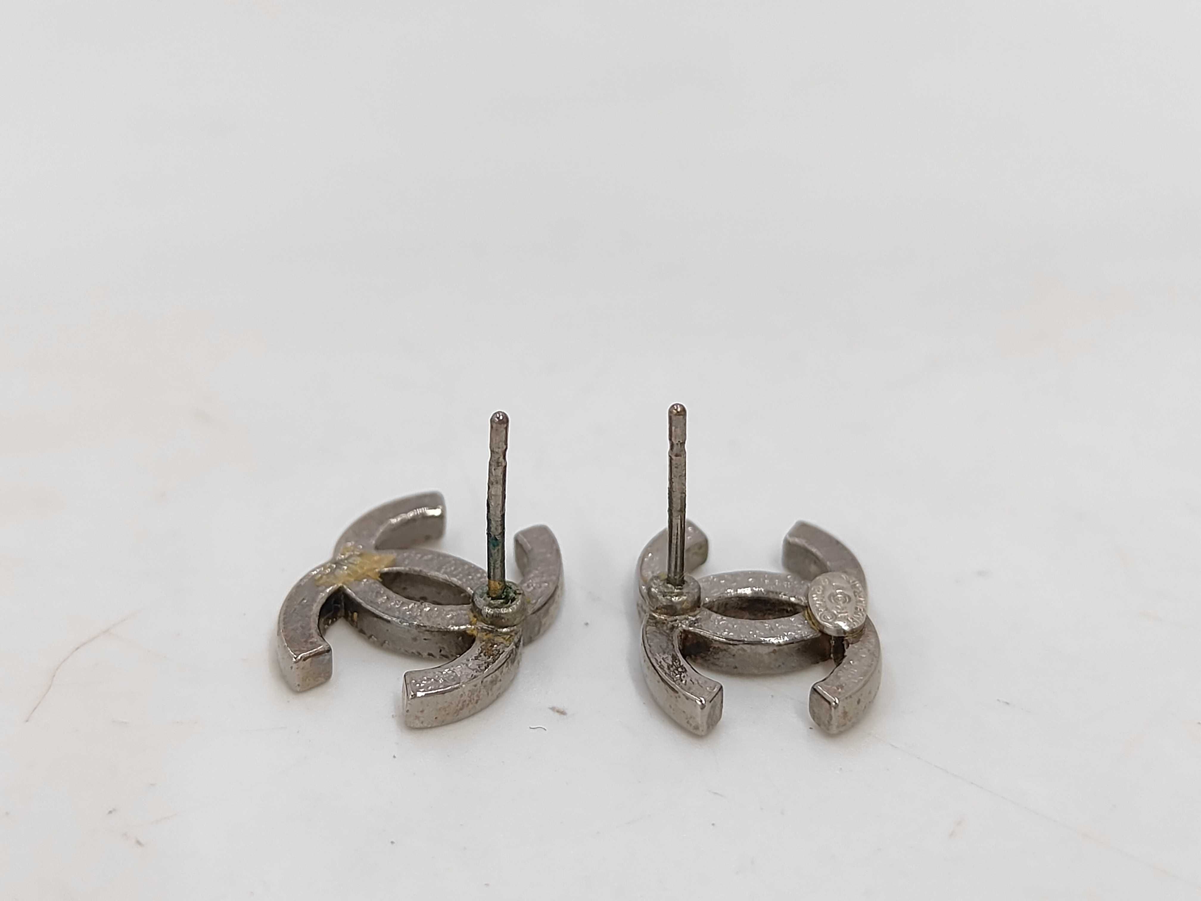 Coco Mark Rhinestone A14 V Earrings — view 3