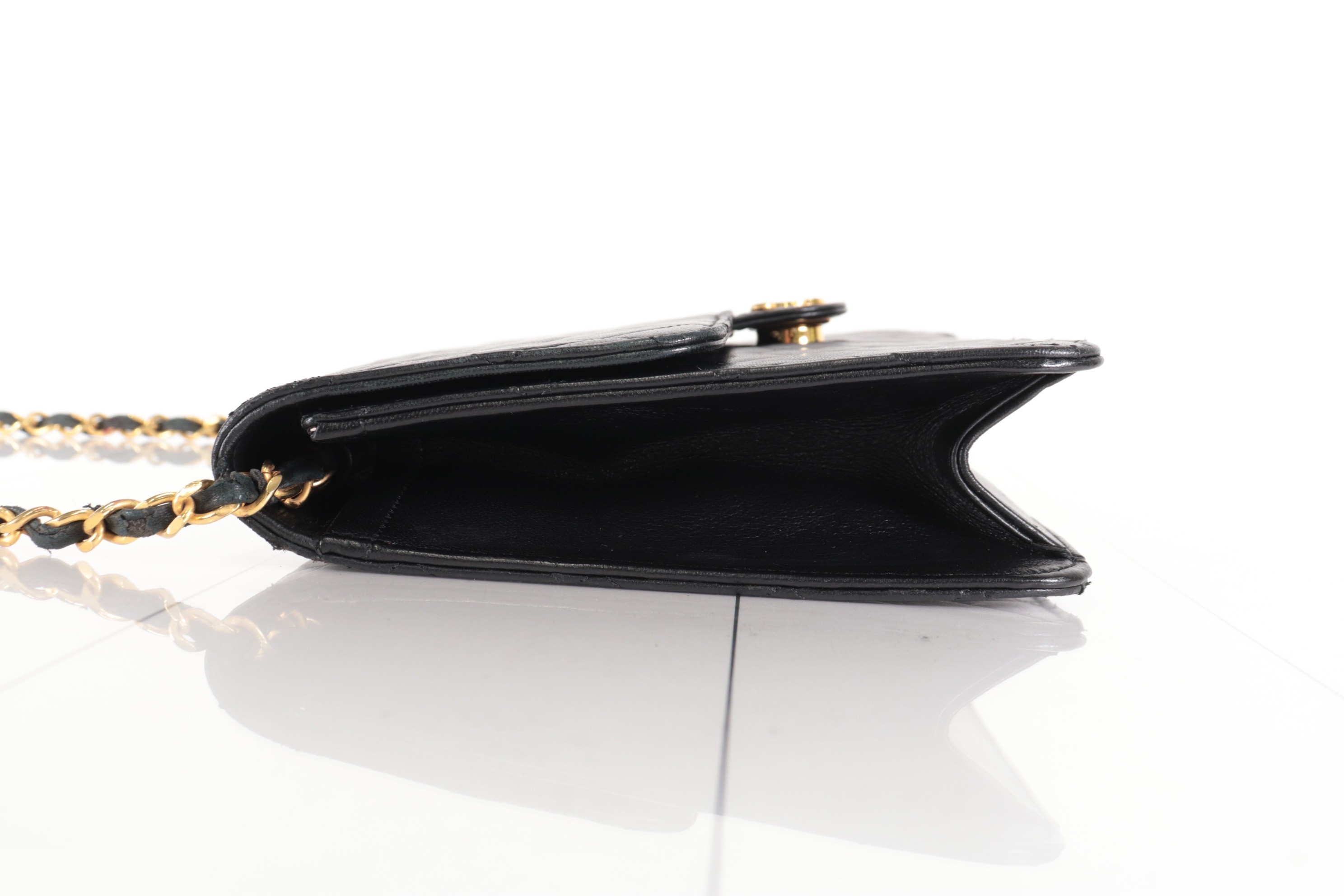 Push-lock Lamb Chain Shoulder Bag — view 4