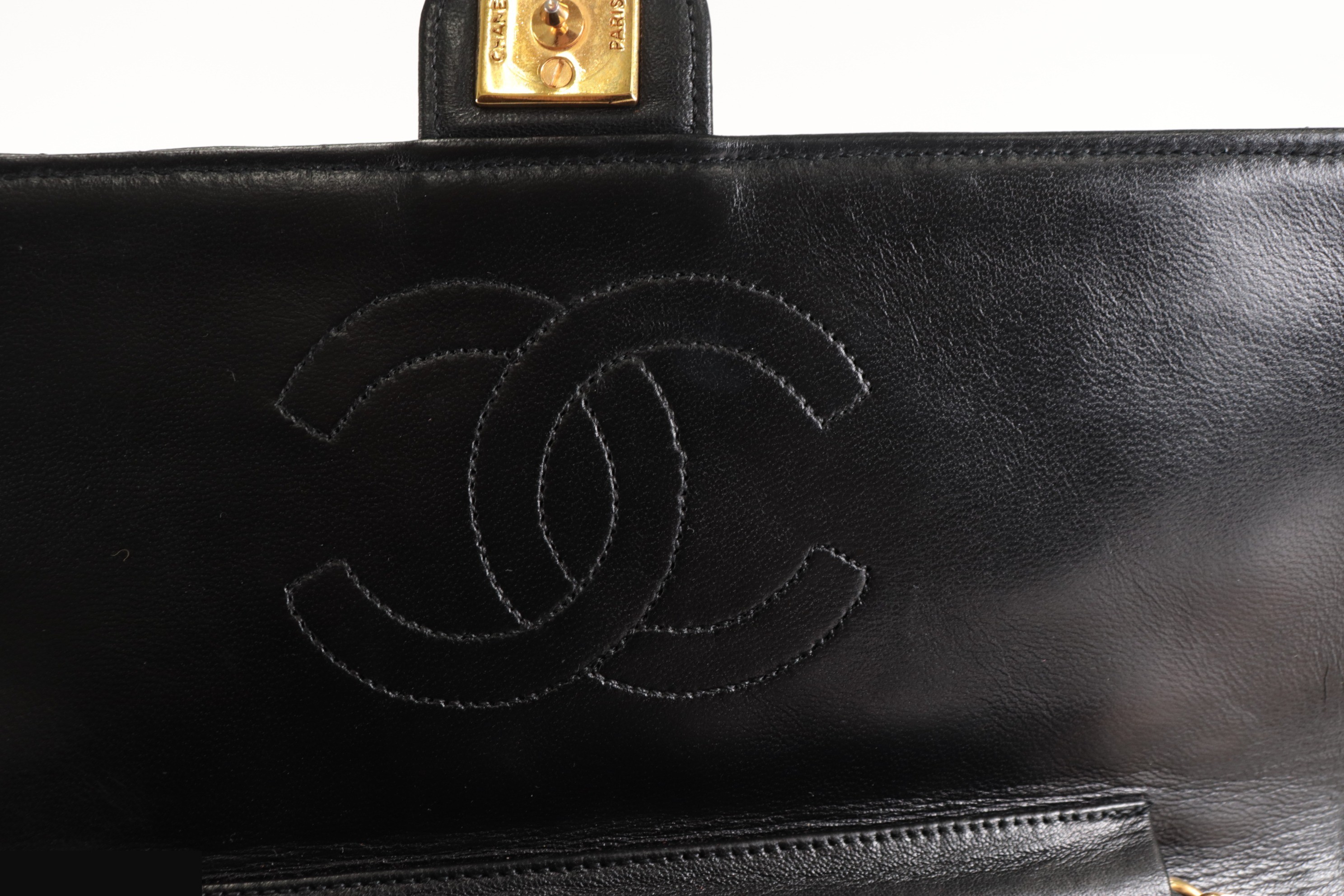 Push-lock Lamb Chain Shoulder Bag — view 8