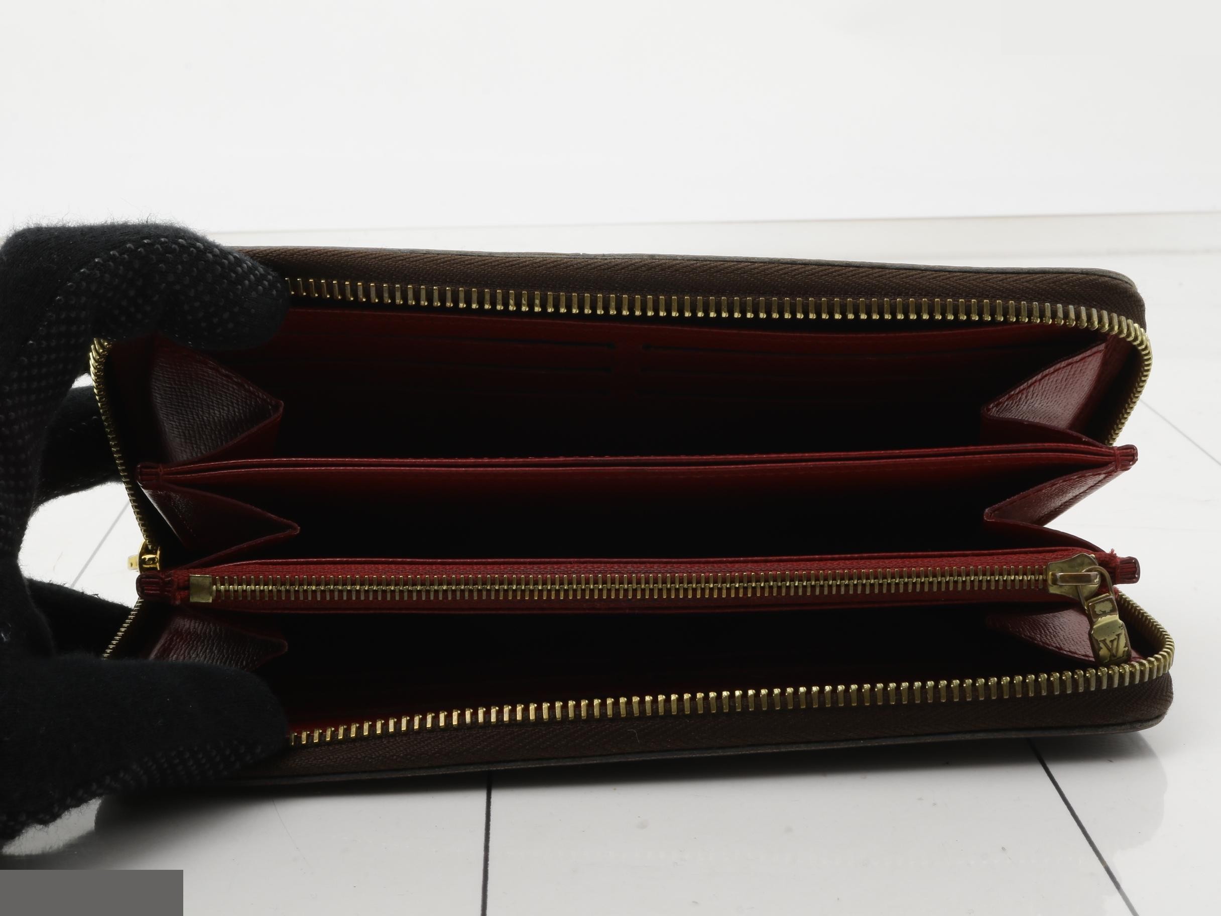 M41895 Zippy Wallet Fuchsia Round Zip Long Wallet Monogram — view 4