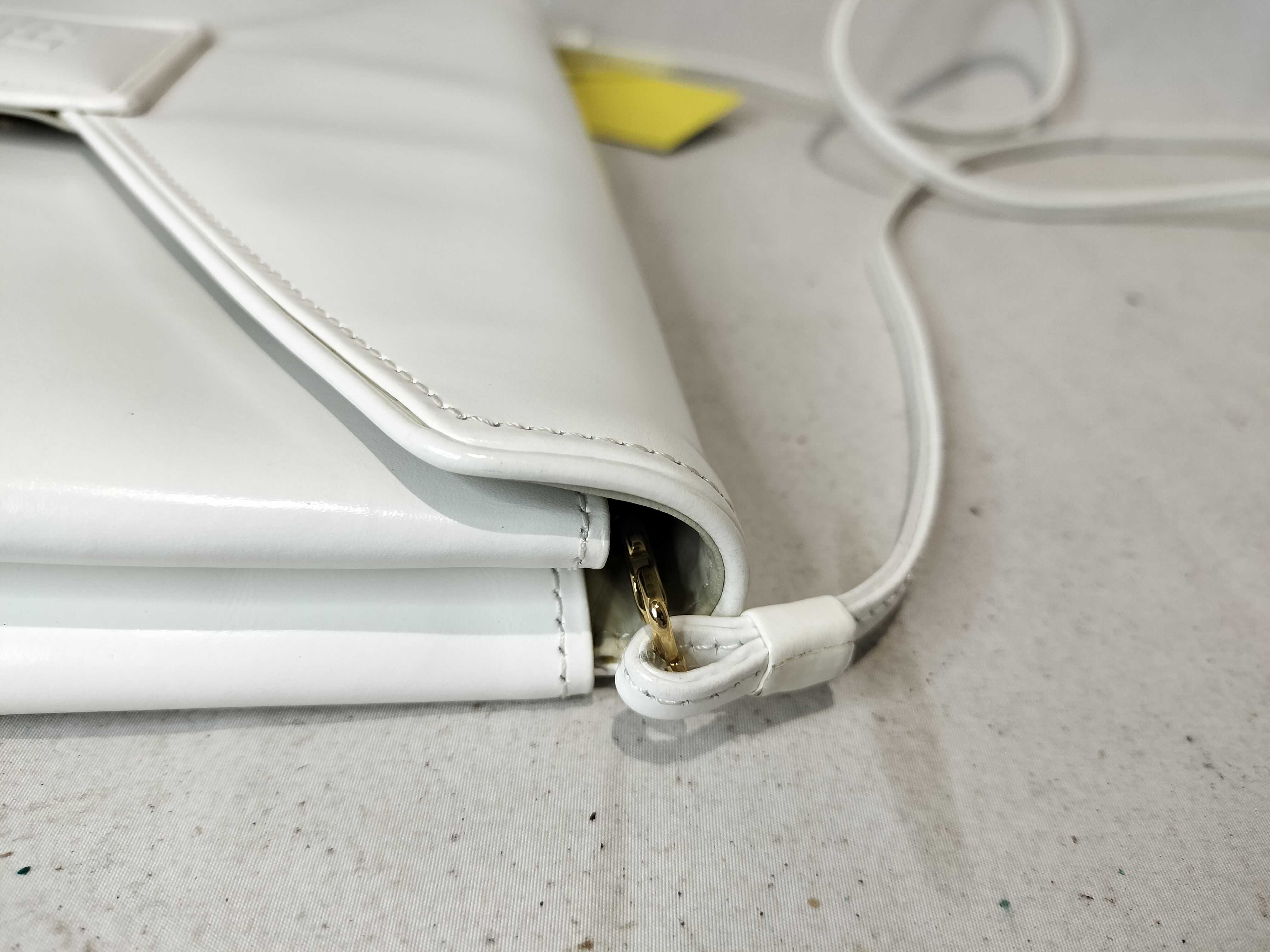 SACS Leather Shoulder Bag — view 6