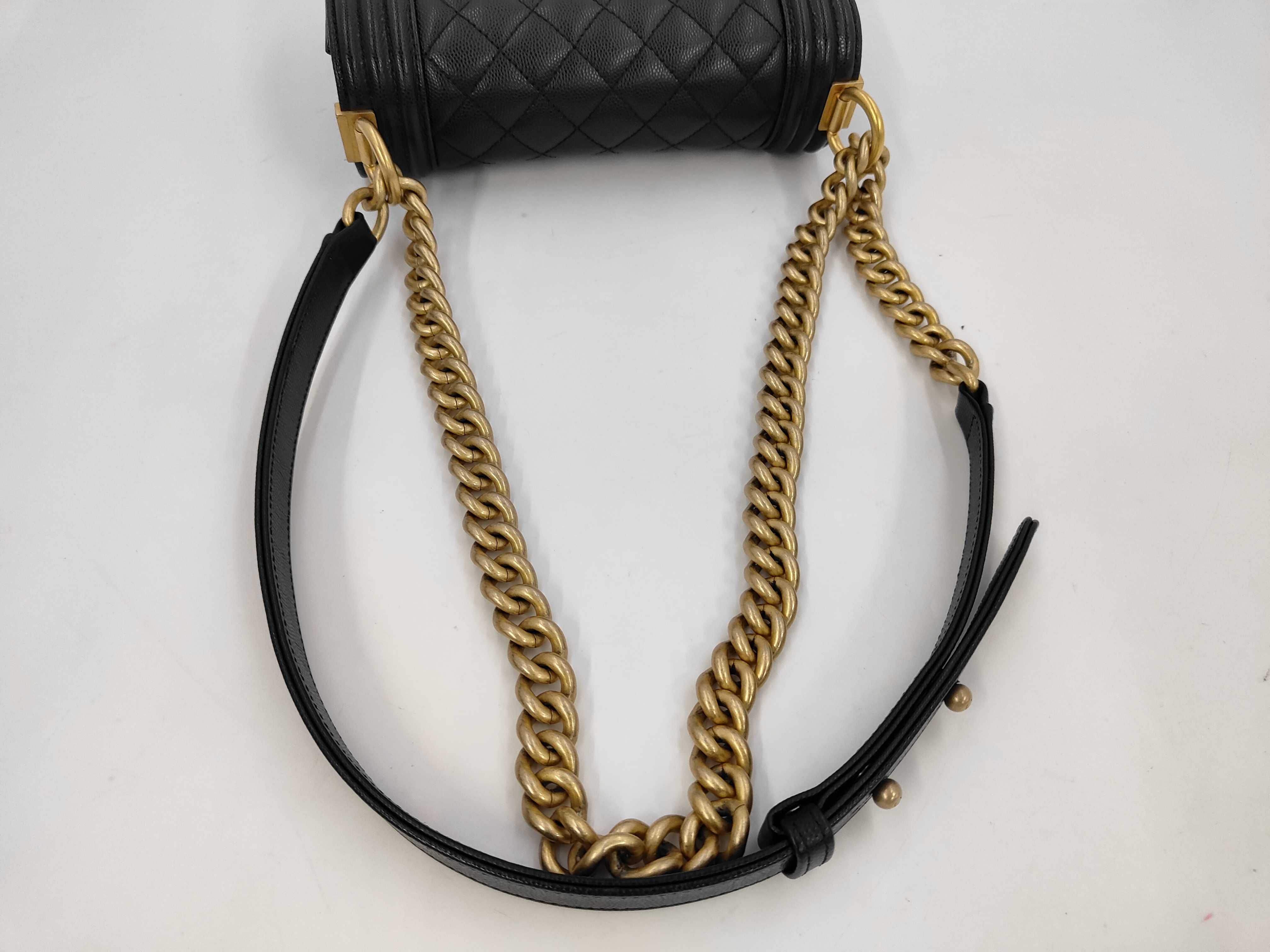Boy Chanel caviar skin shoulder bag — view 5