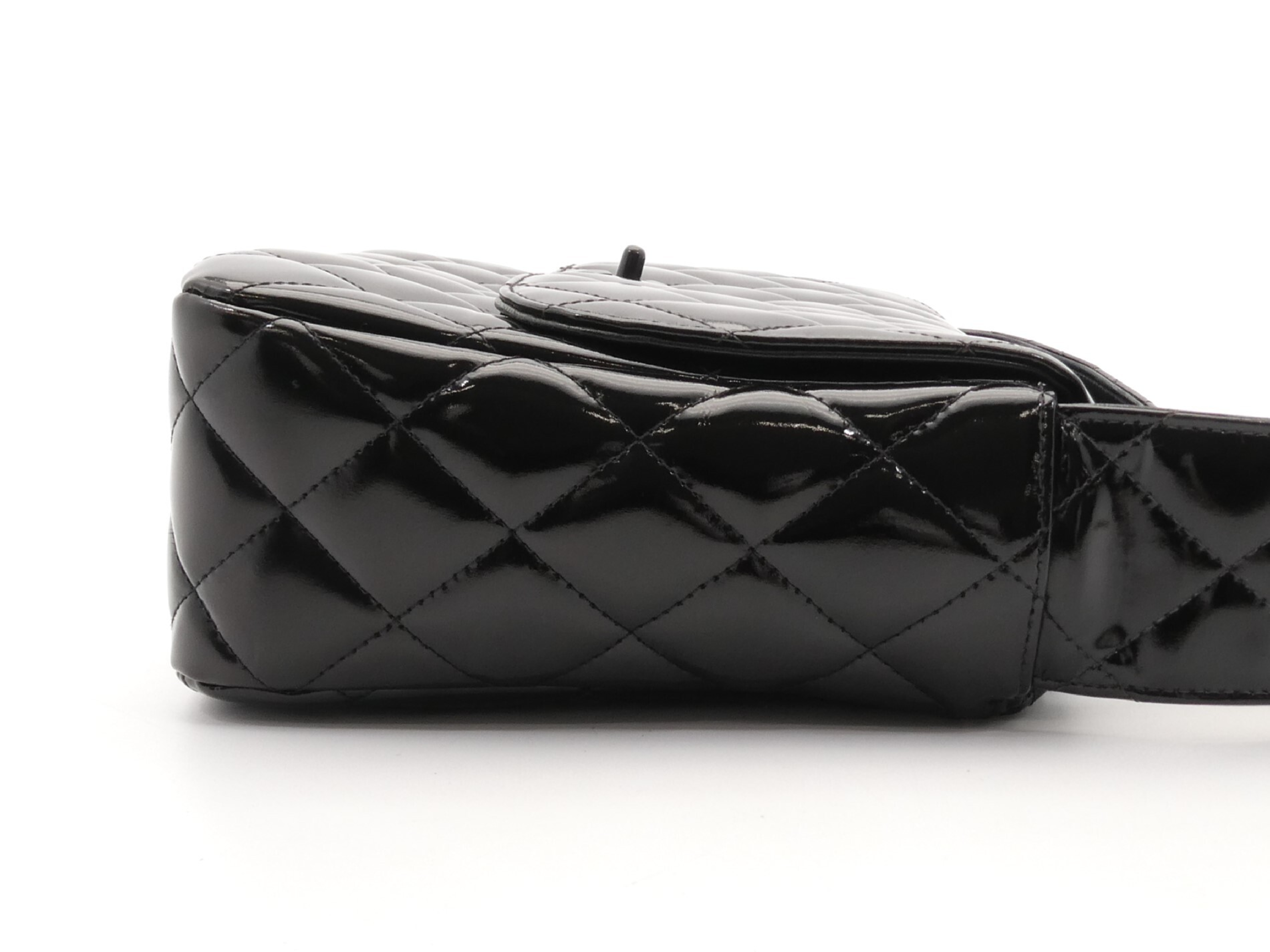Matelassé Enamel Coco Mark Turnlock Shoulder Bag — view 4