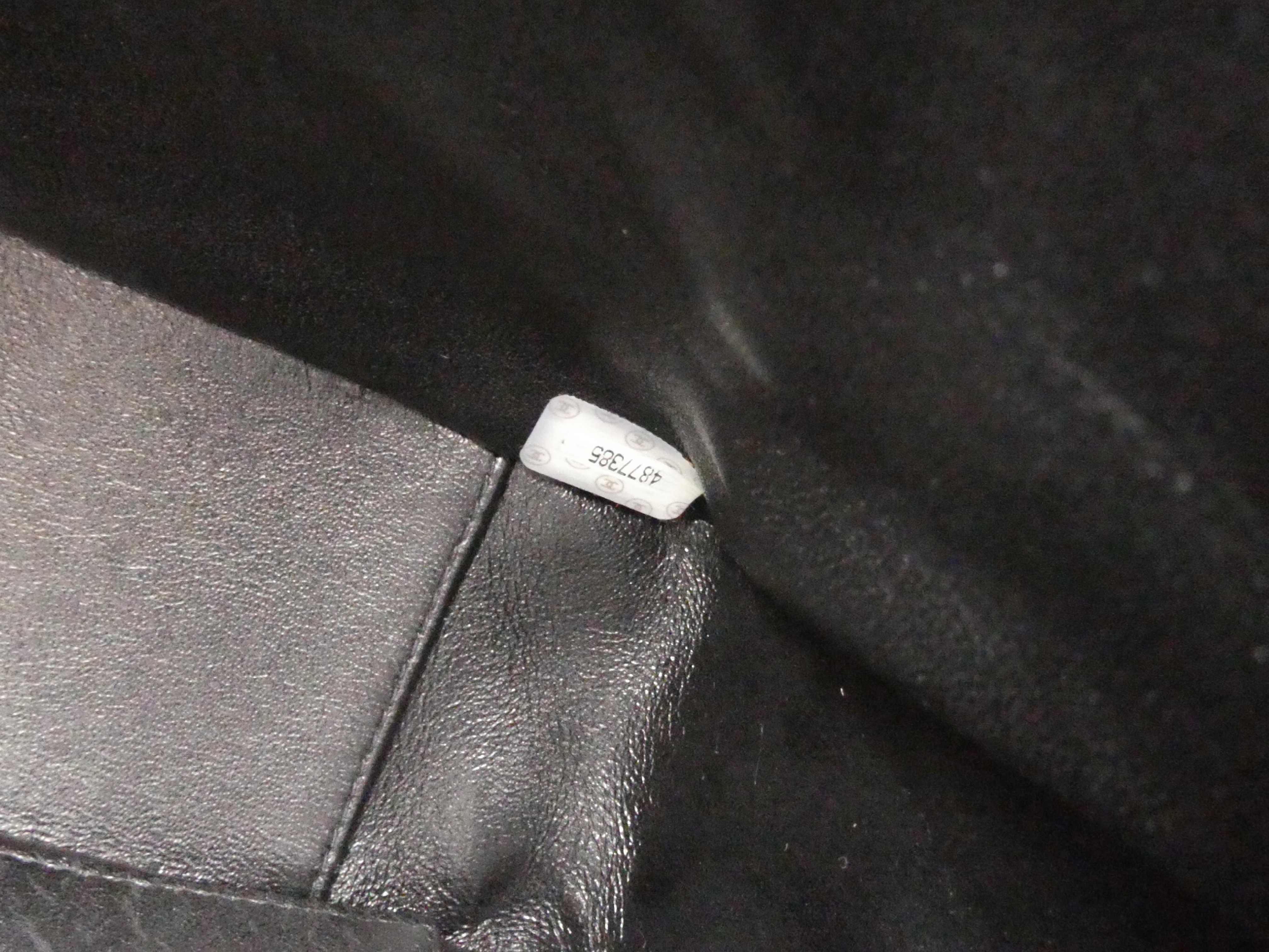 Matelassé Enamel Coco Mark Turnlock Shoulder Bag — view 9