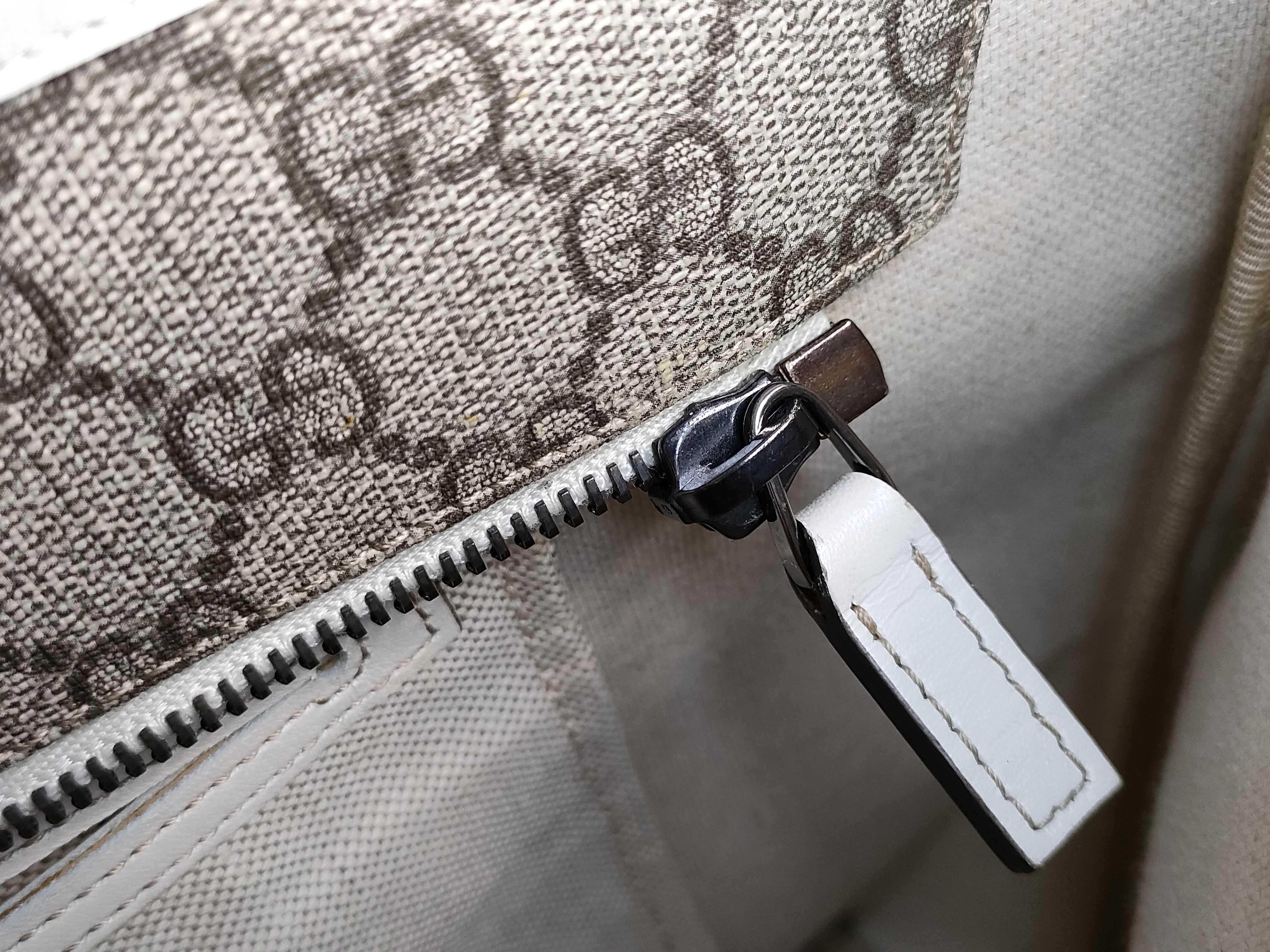 GG Supreme Handbag — view 13