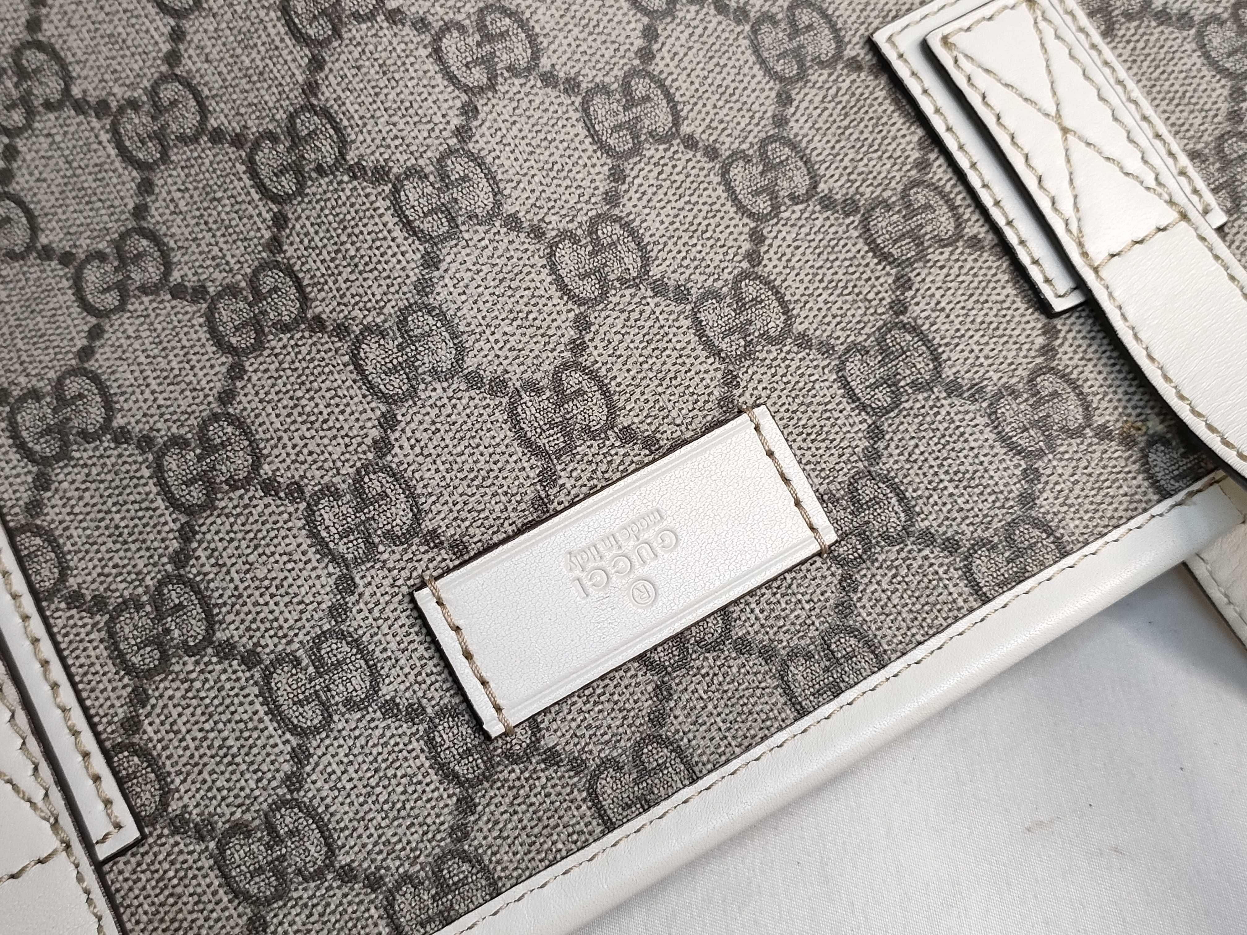 GG Supreme Handbag — view 15