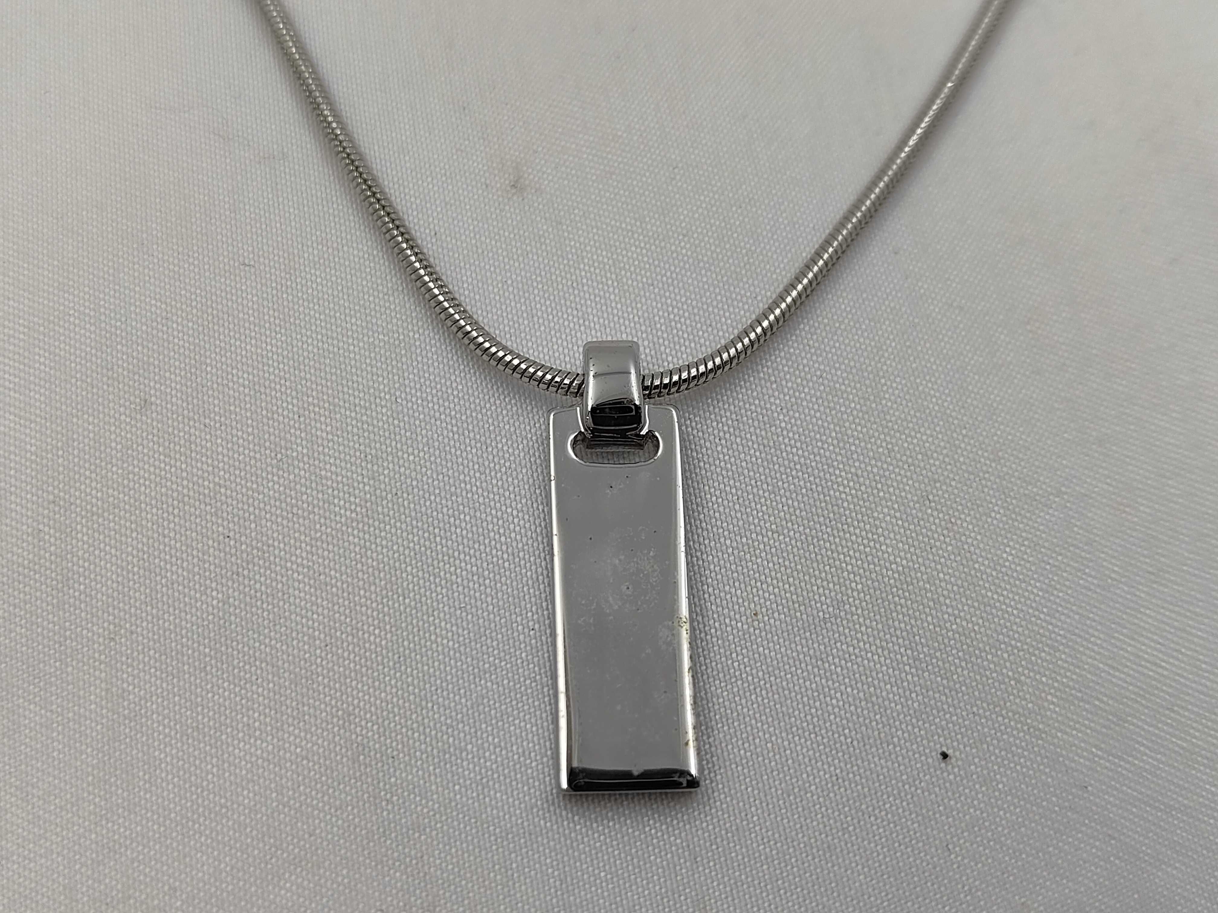 necklace — view 2
