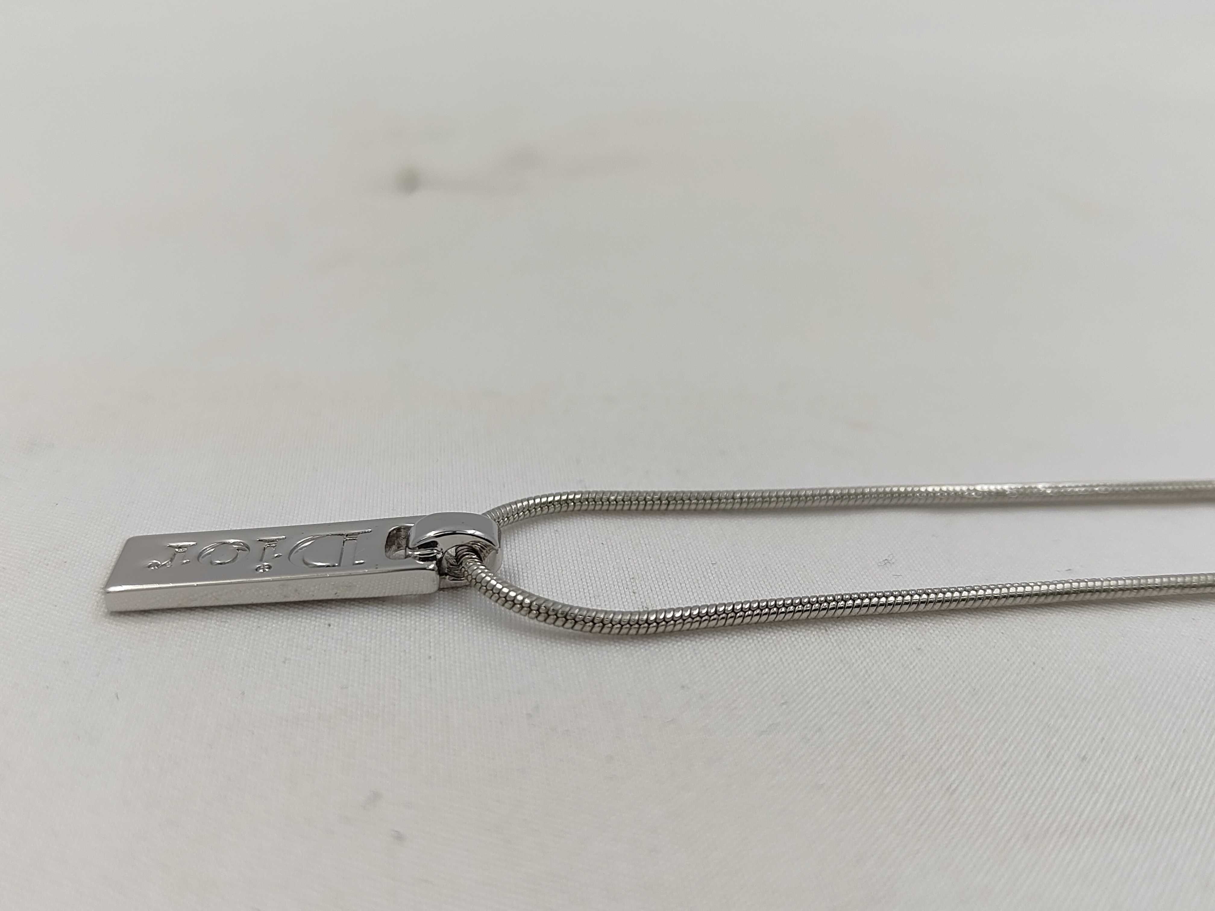 necklace — view 3