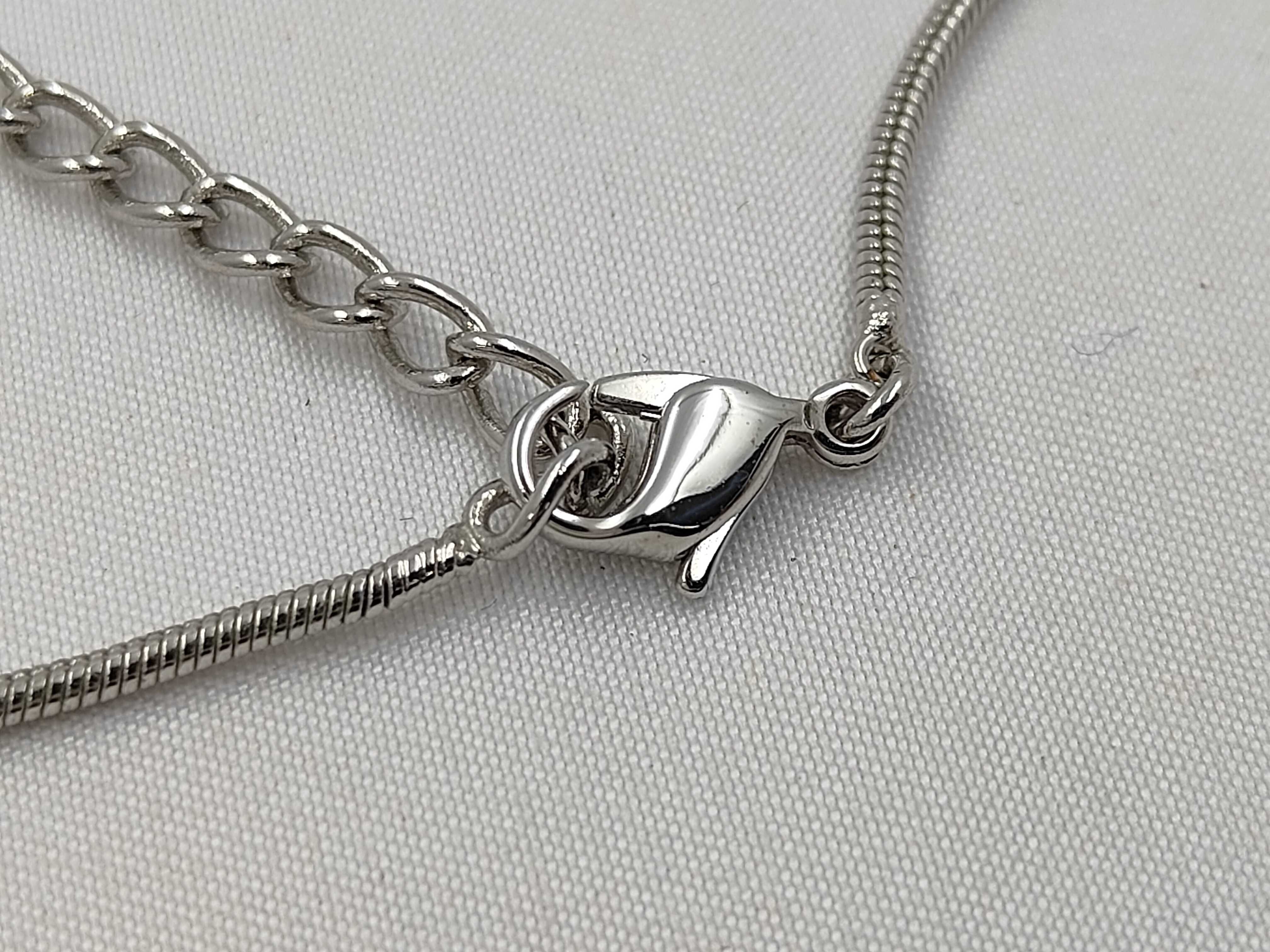 necklace — view 4