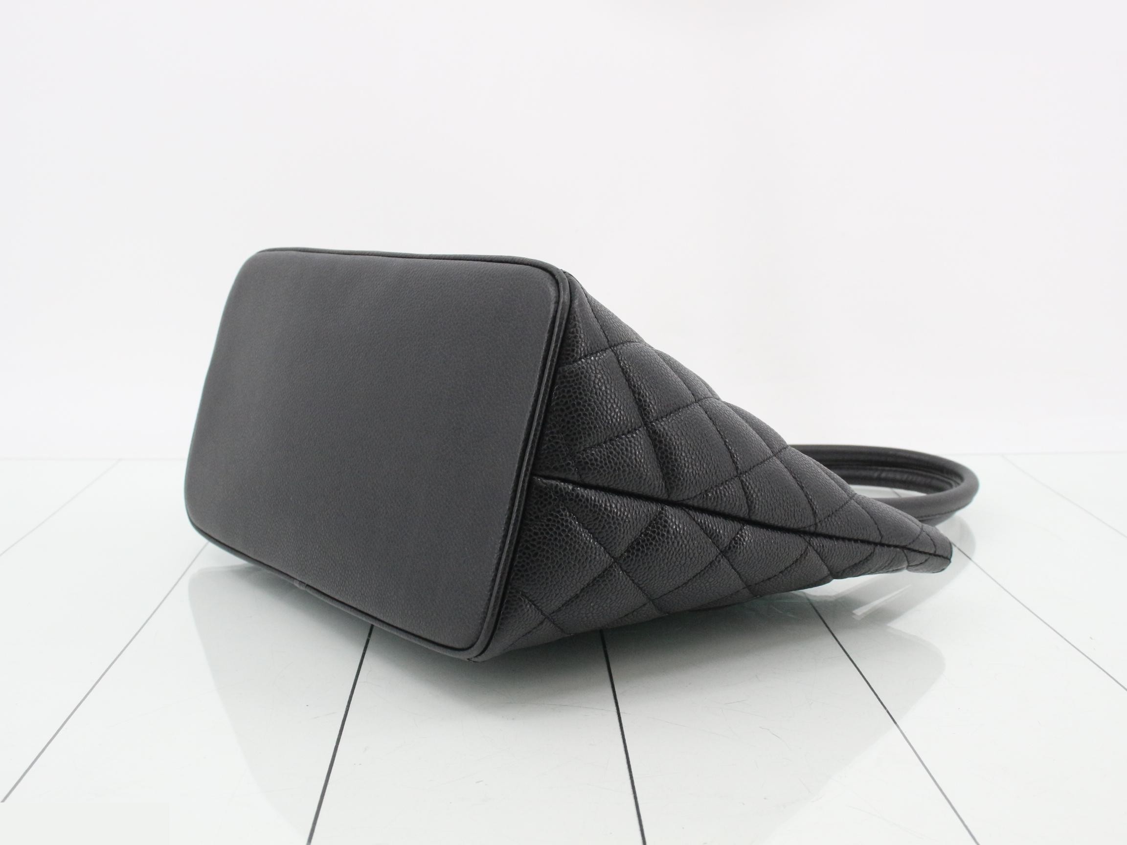 Matelassé Caviar Reissue Tote Bag (with sticker card) — view 6