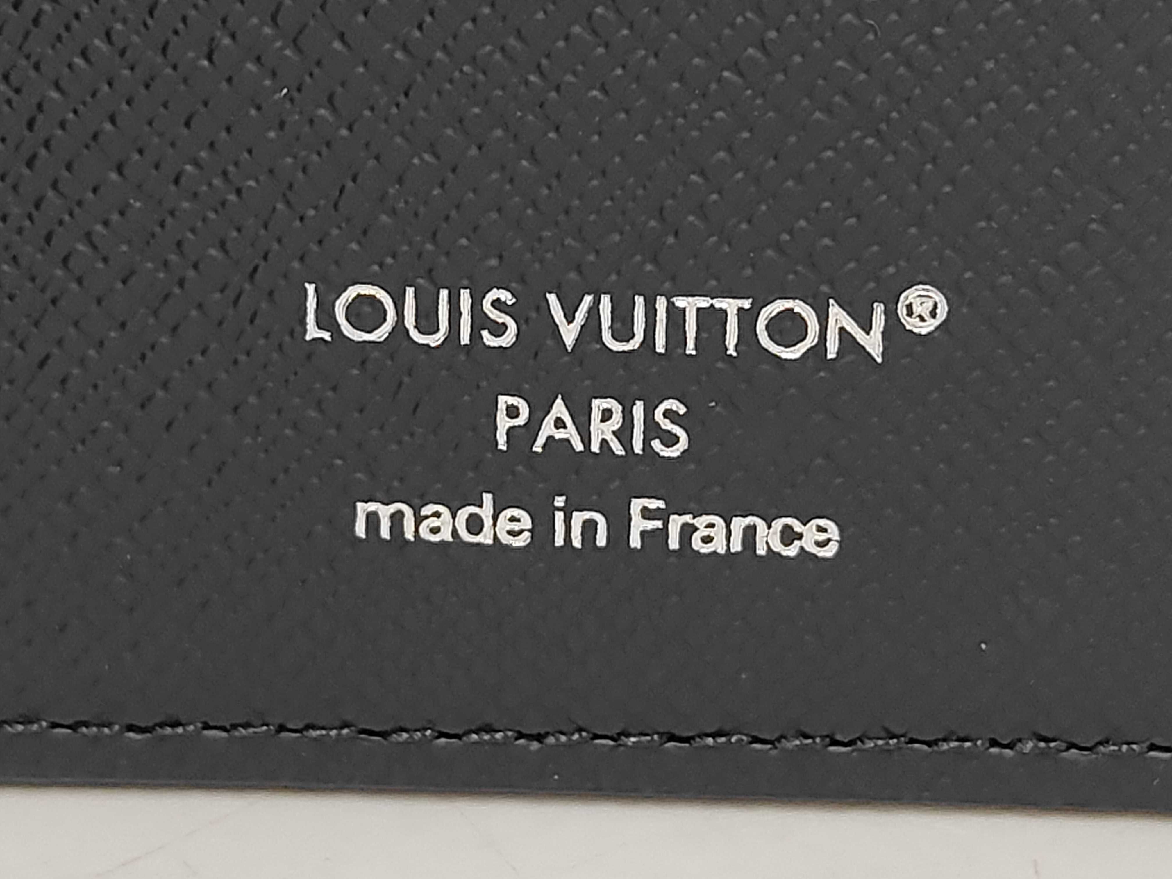 Taiga Louis Vuitton Taiga Portefeuille Brazza Noir IC Chip Wallet — view 11