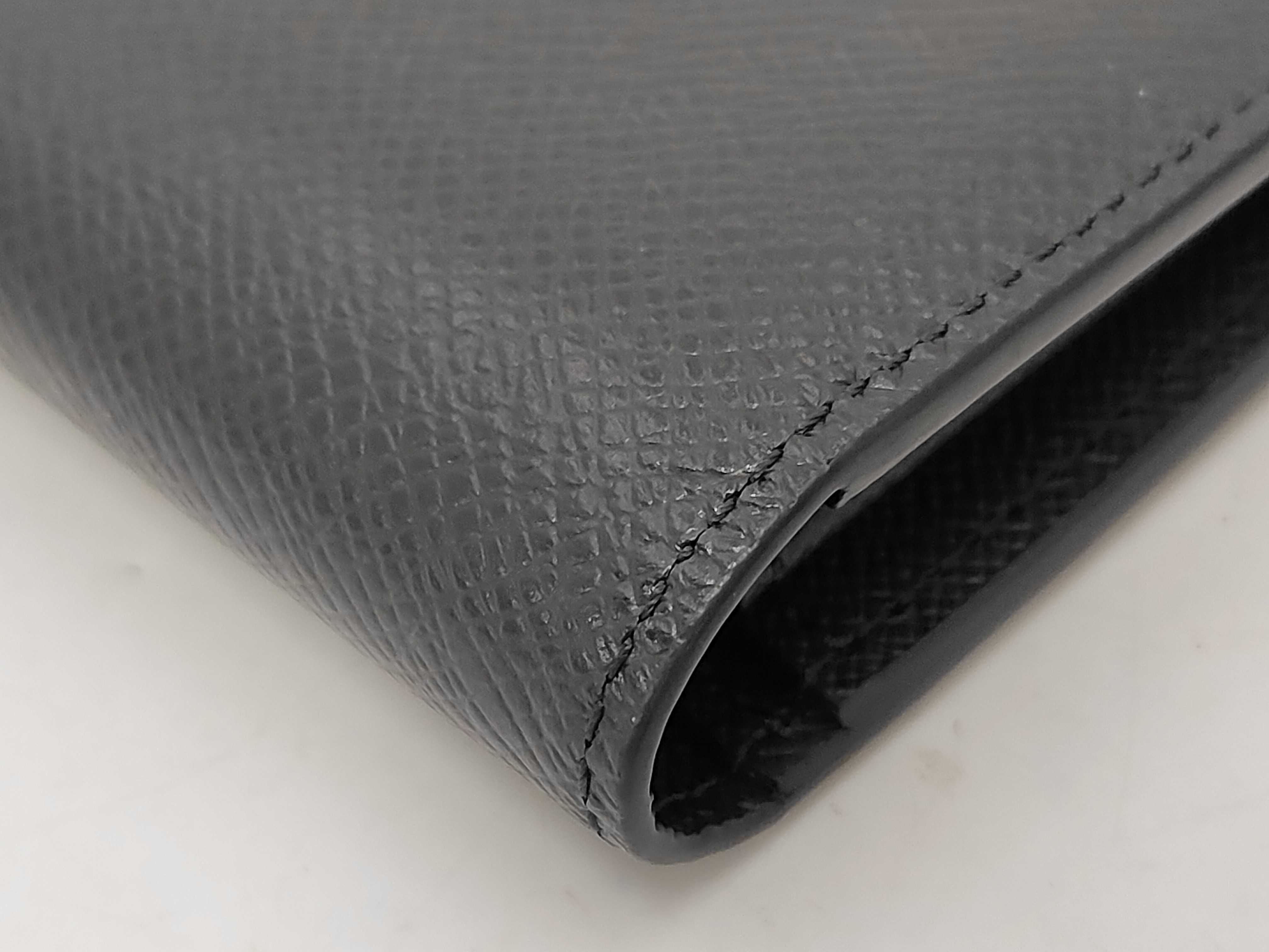 Taiga Louis Vuitton Taiga Portefeuille Brazza Noir IC Chip Wallet — view 7