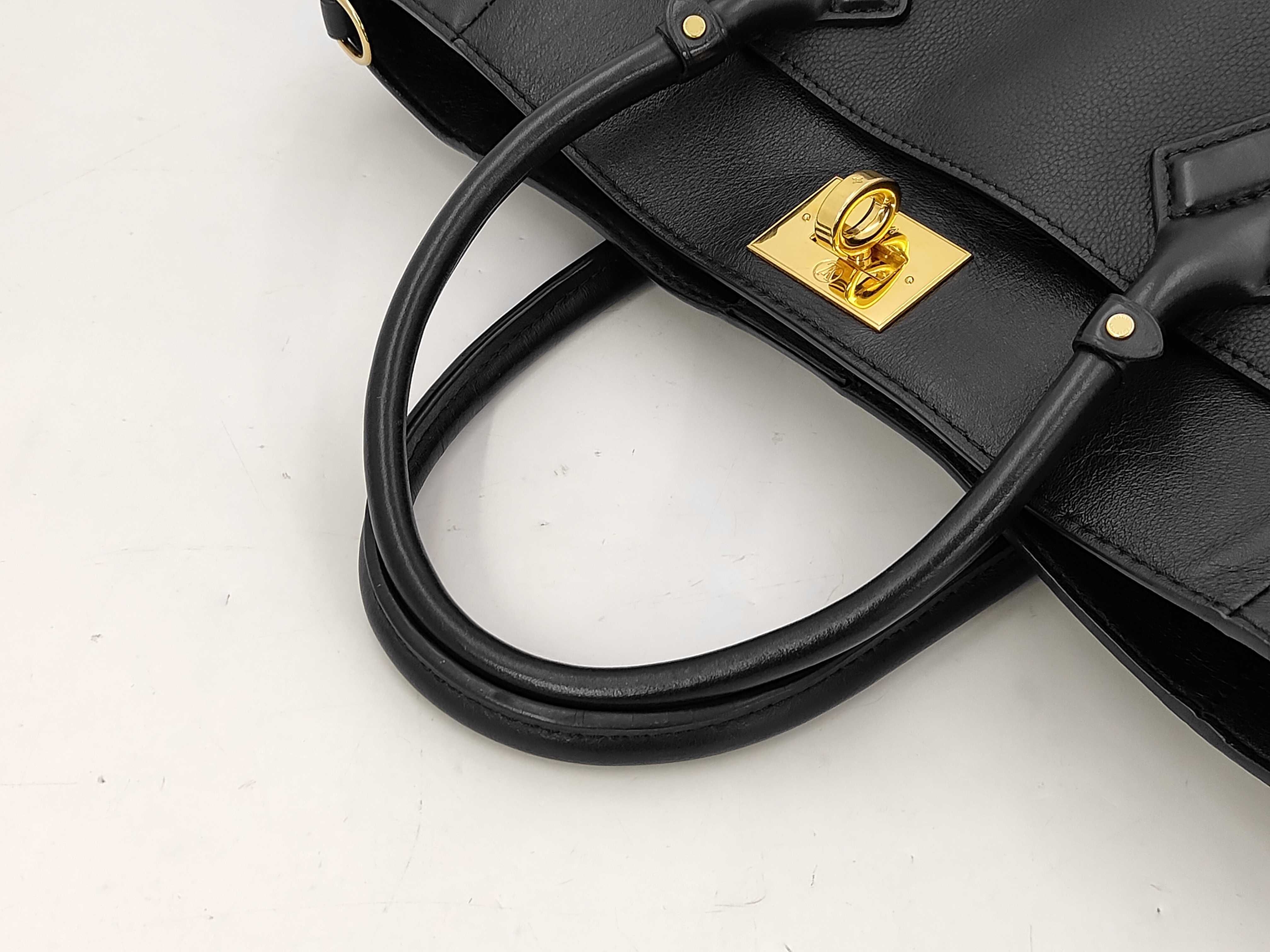 On My Side MM Grained Leather Monogram Taffetage Handbag — view 3