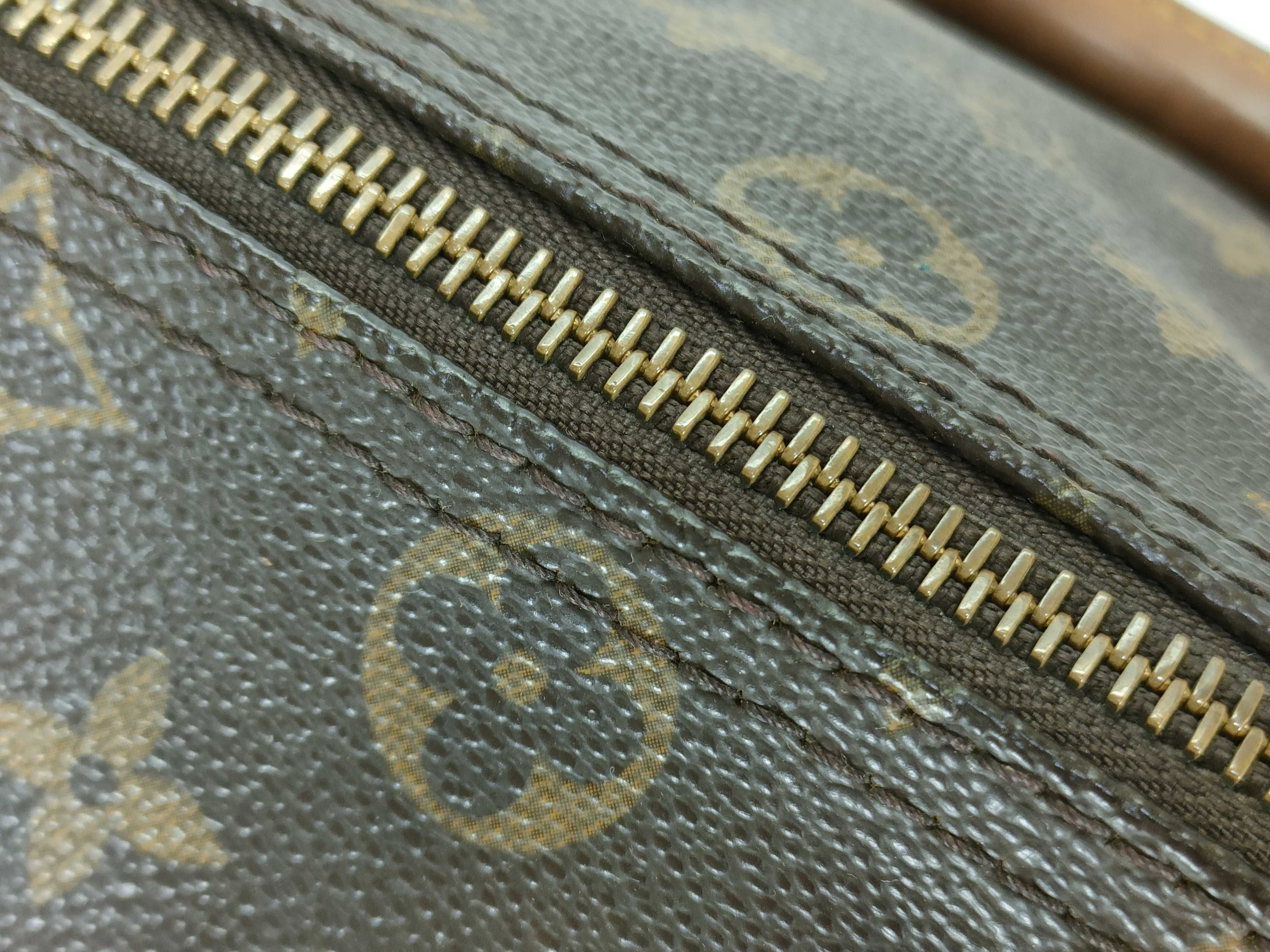 Monogram Louis Vuitton Speedy 30 Handbag — view 6
