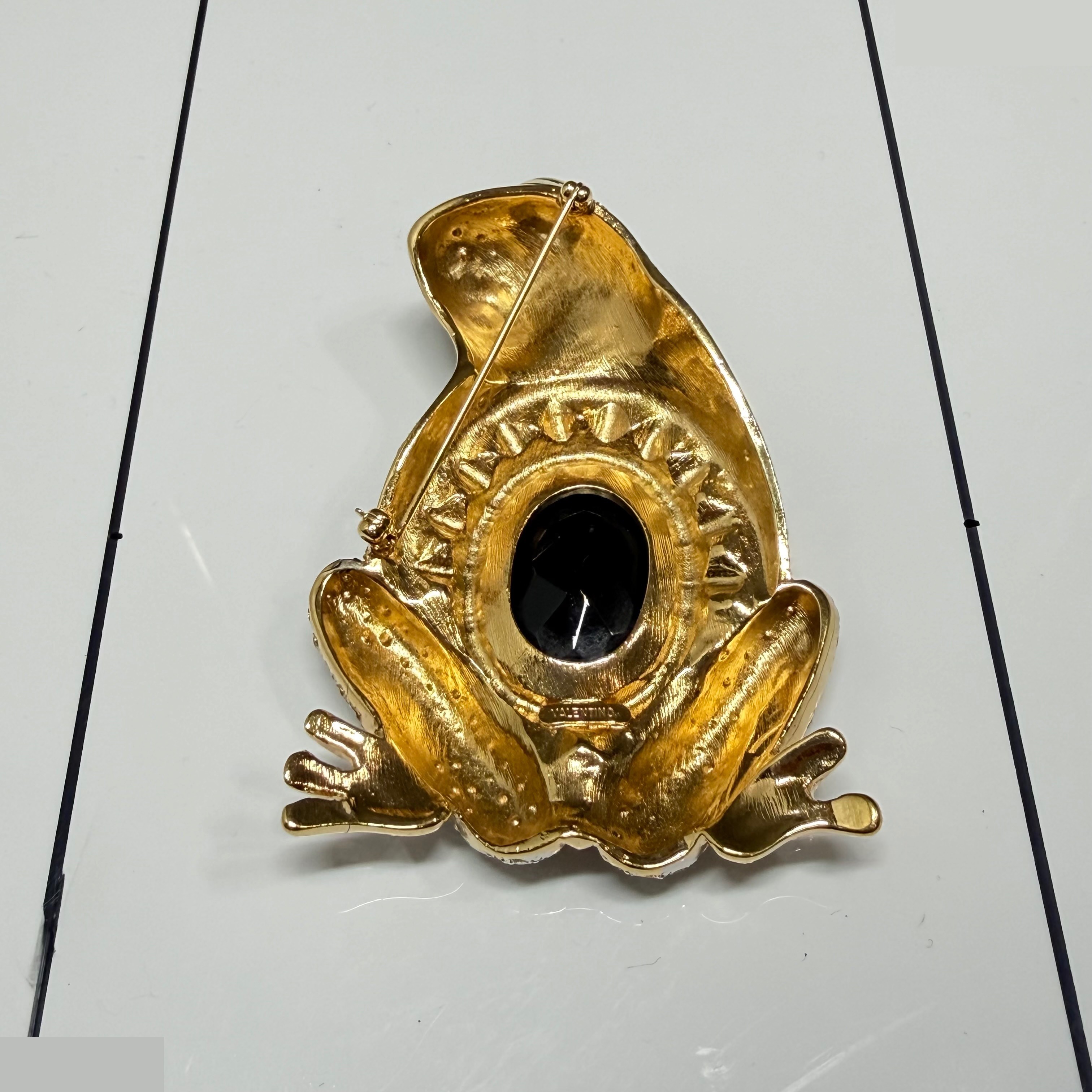 brooch — view 4