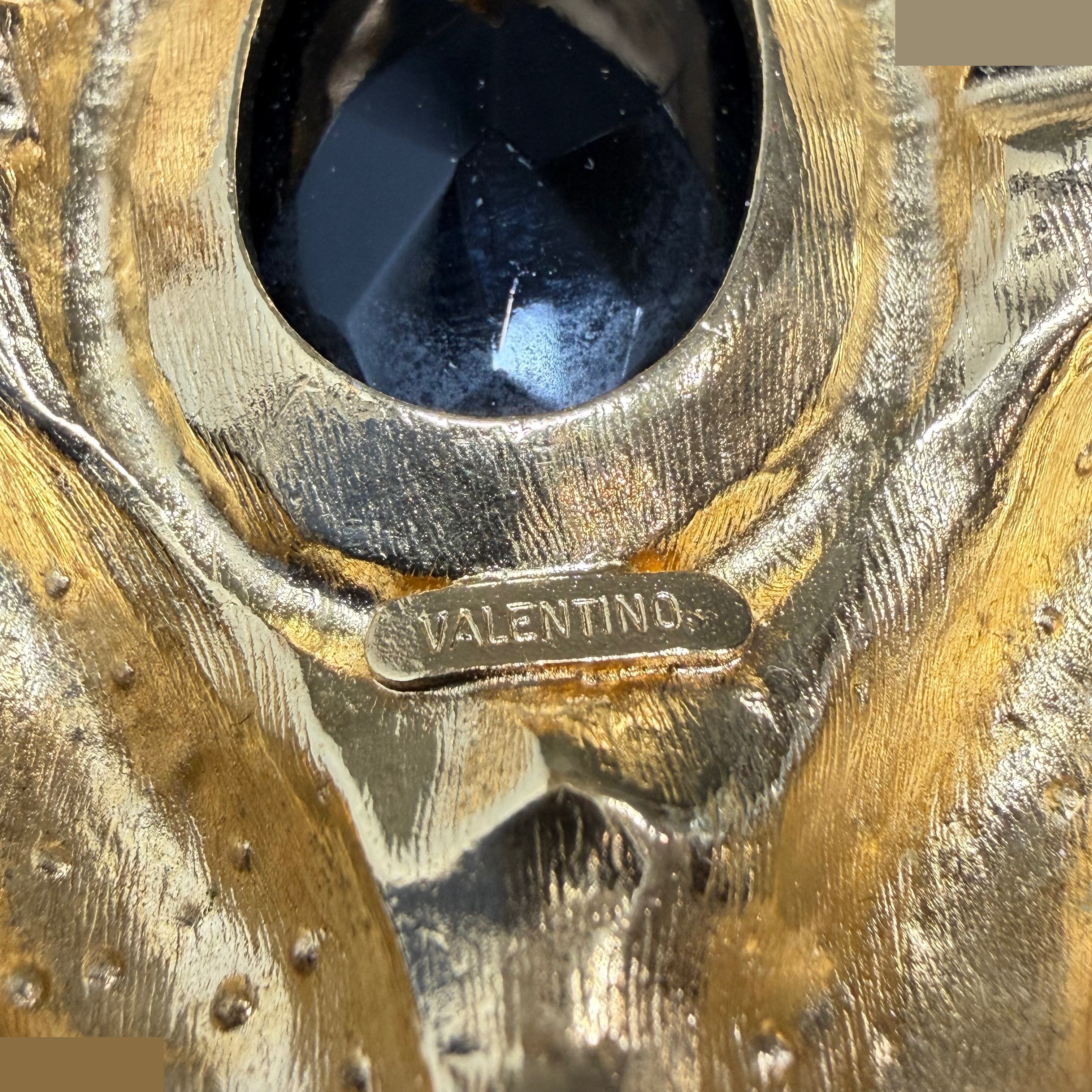 brooch — view 5
