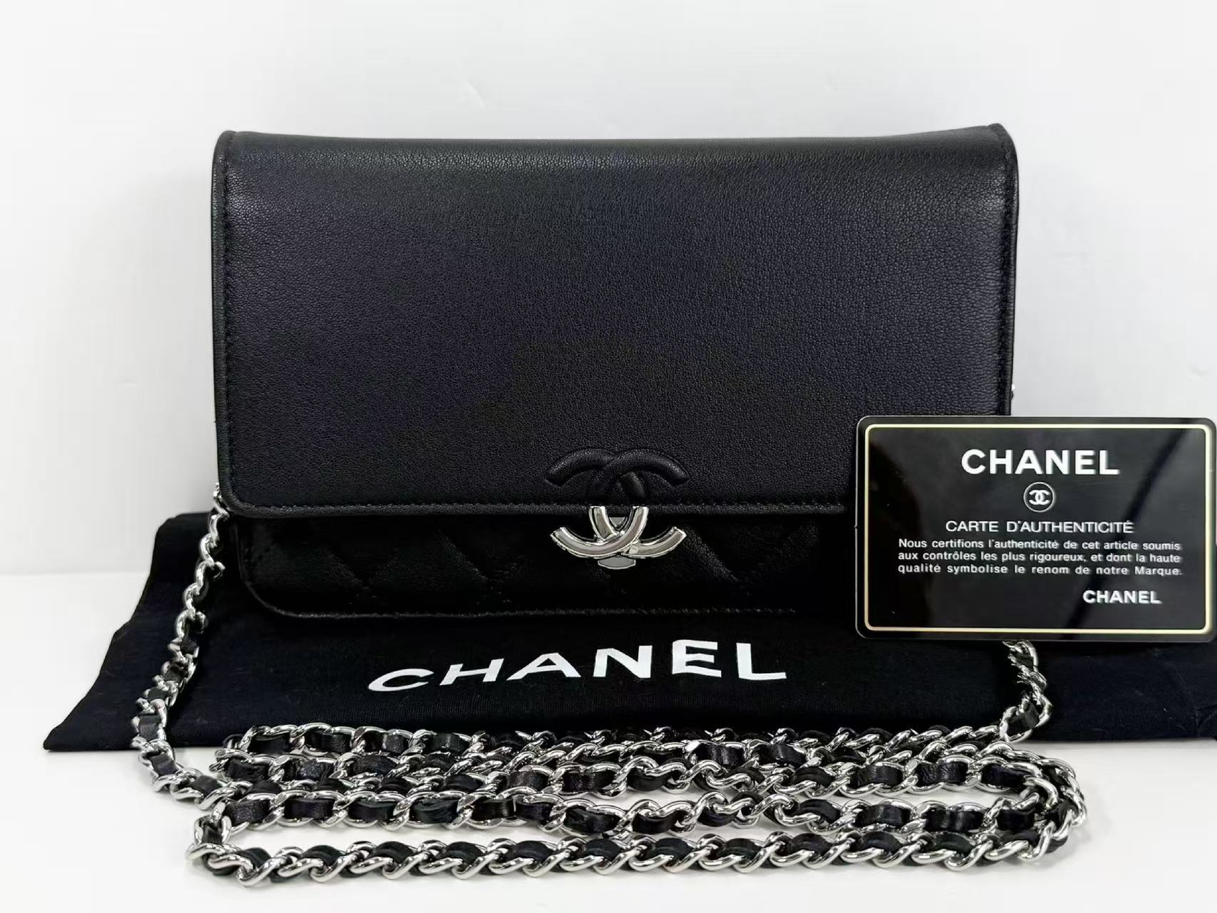 Black Matelassé Half Coco WOC W19cm approx. 25th series [with dust bag, authenticity card, and seal] Silver hardware Shoulder bag 25426176 Excellent condition A Shoulder bag — view 2