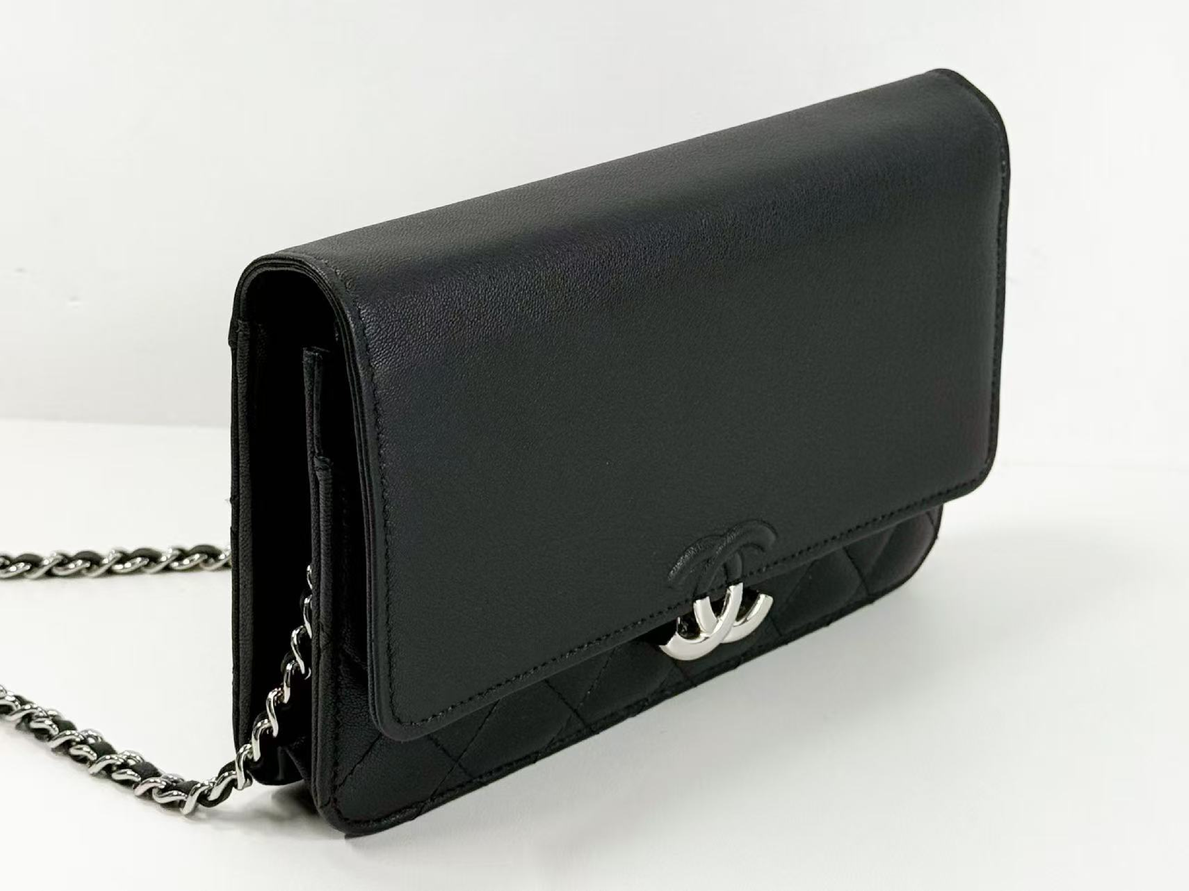 Black Matelassé Half Coco WOC W19cm approx. 25th series [with dust bag, authenticity card, and seal] Silver hardware Shoulder bag 25426176 Excellent condition A Shoulder bag — view 6