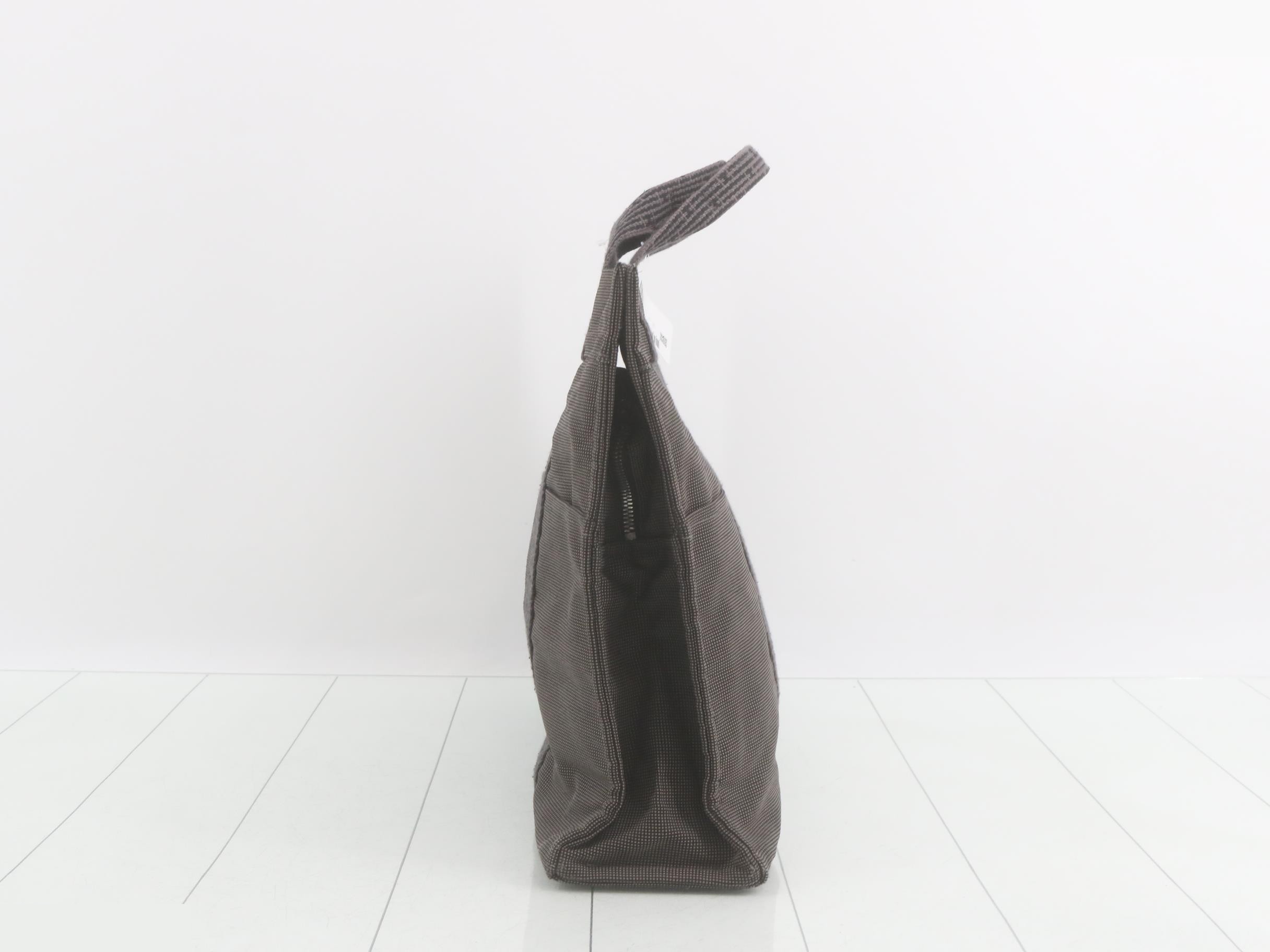 Aile Line MM Tote Bag — view 4